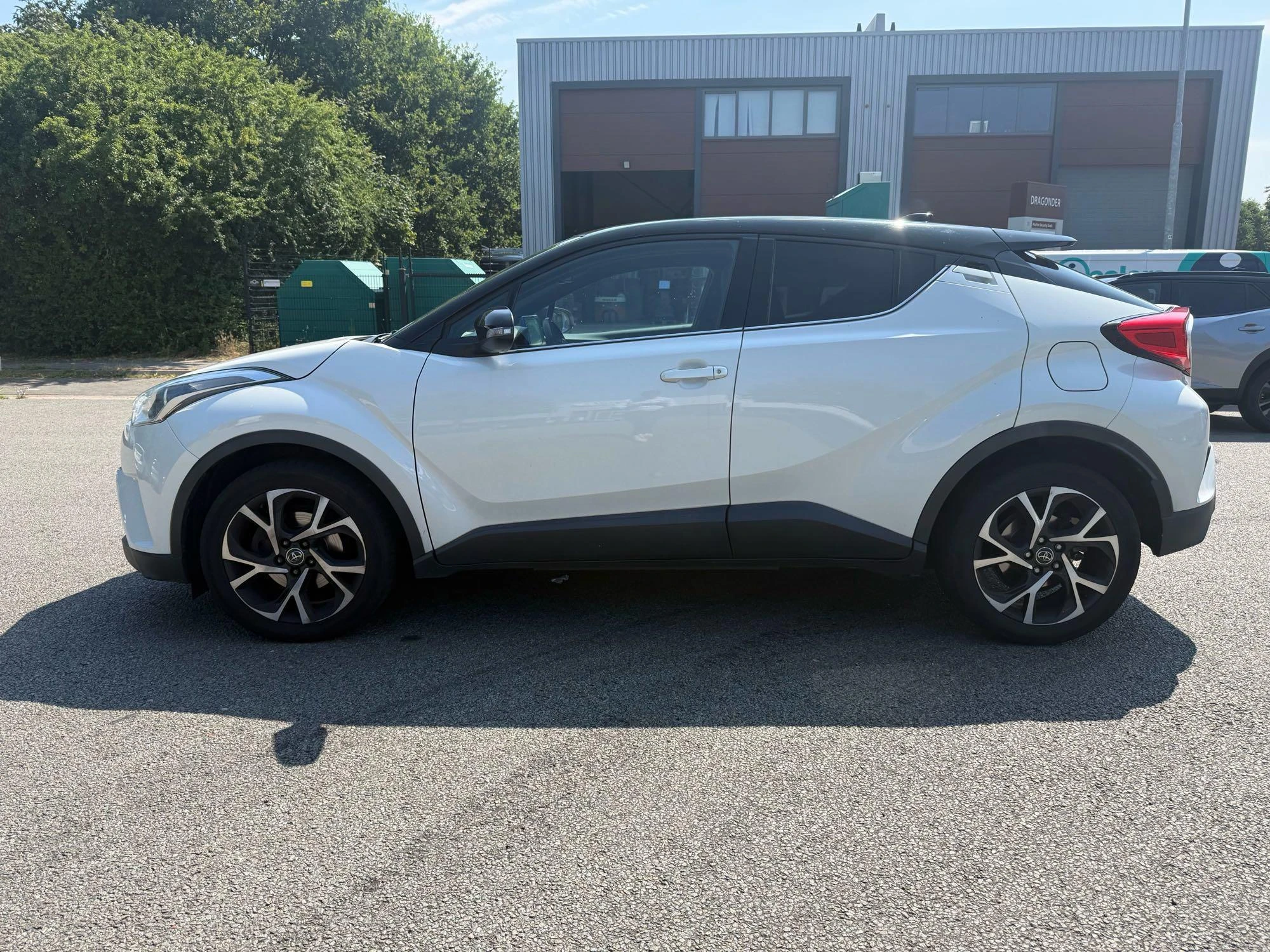 Toyota C-HR 1.2 Bi-Tone 116 PK