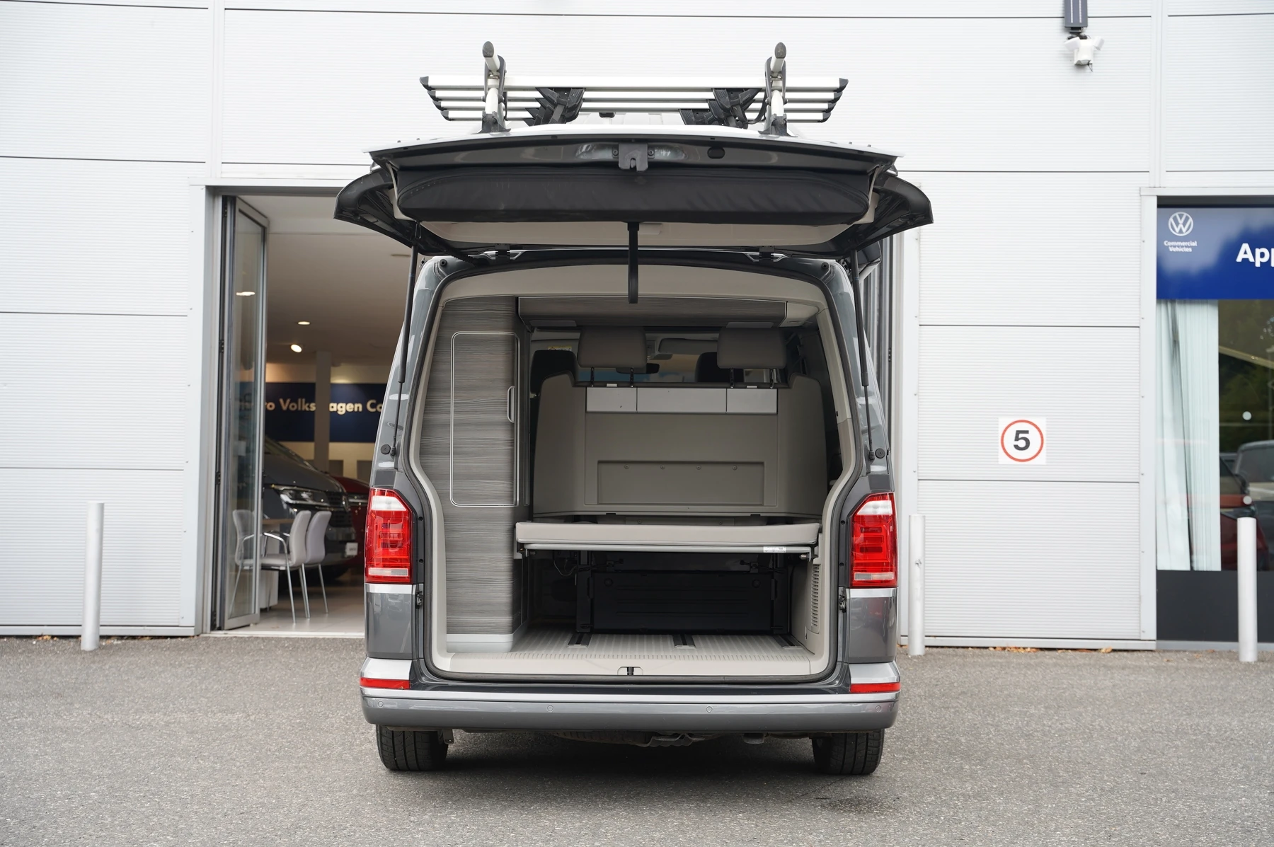 Volkswagen-California-image-11