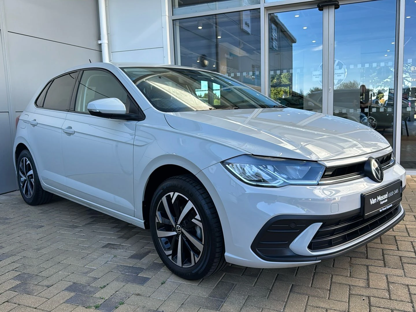 Volkswagen-Polo-image-17