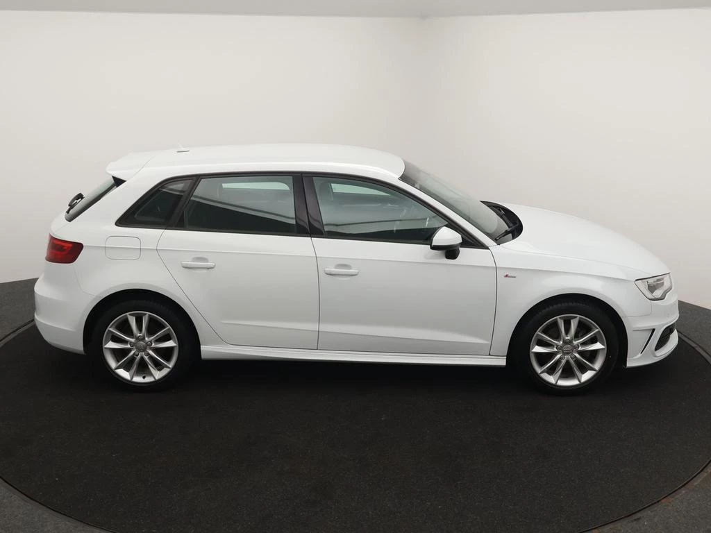 Audi A3 Sportback Audi A3 Sportback Attraction 1.2TFSI 110PK *CRUISE CONTROL*PDC*NAVI*ZETELVERWARMING*...*