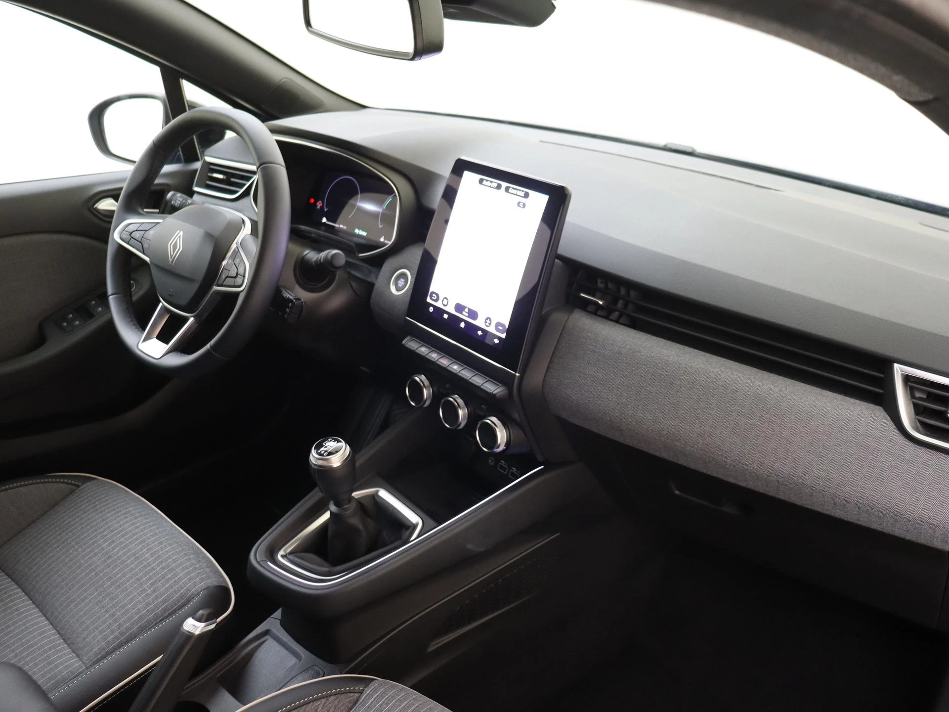 Renault-Clio-image-11