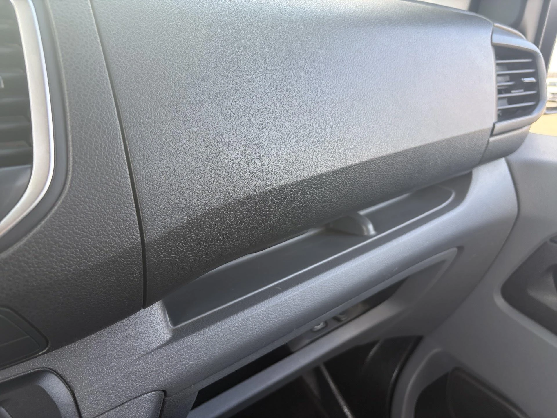Opel-Vivaro-image-4