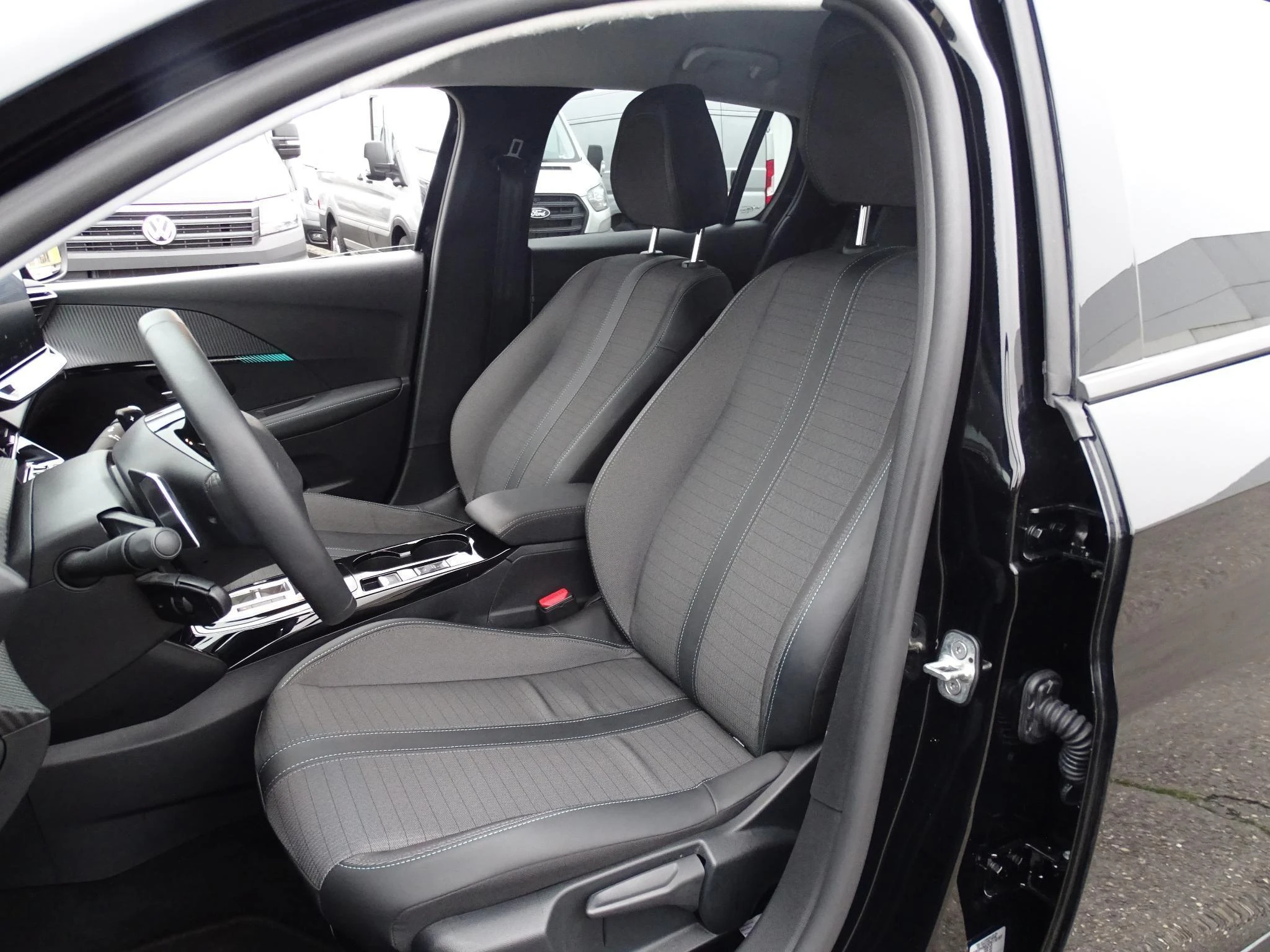 Peugeot-208-image-8