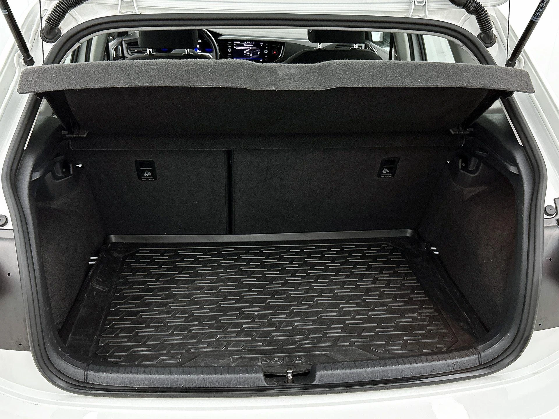 Volkswagen-Polo-image-16