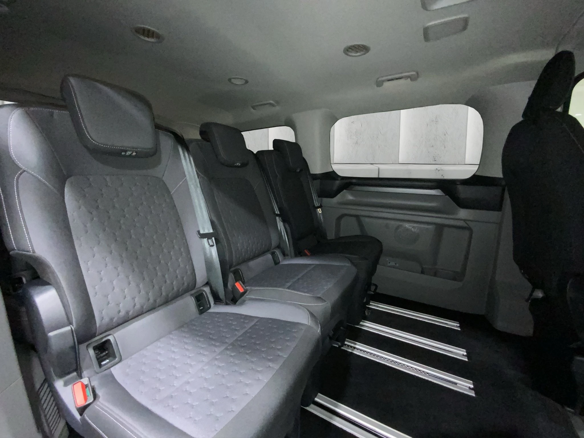 Ford-Tourneo Custom-image-10