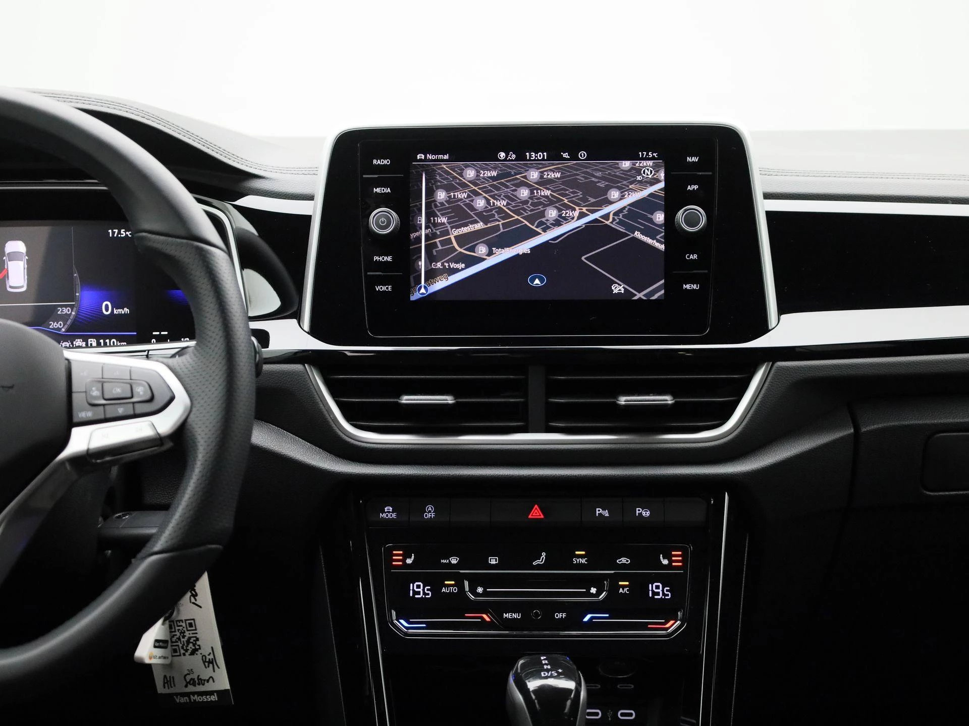 Volkswagen-T-Roc-image-8