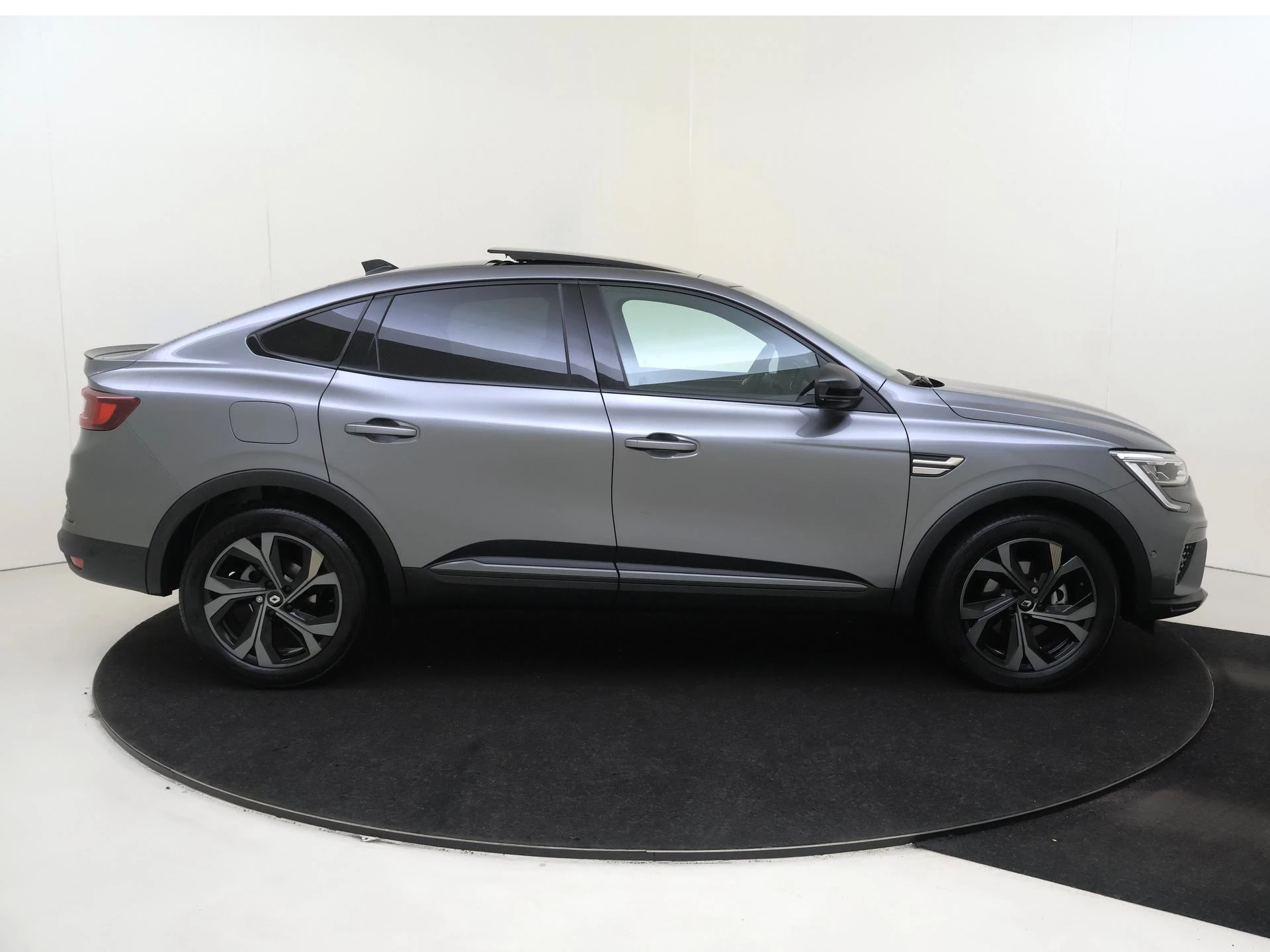 Renault-Arkana-image-8