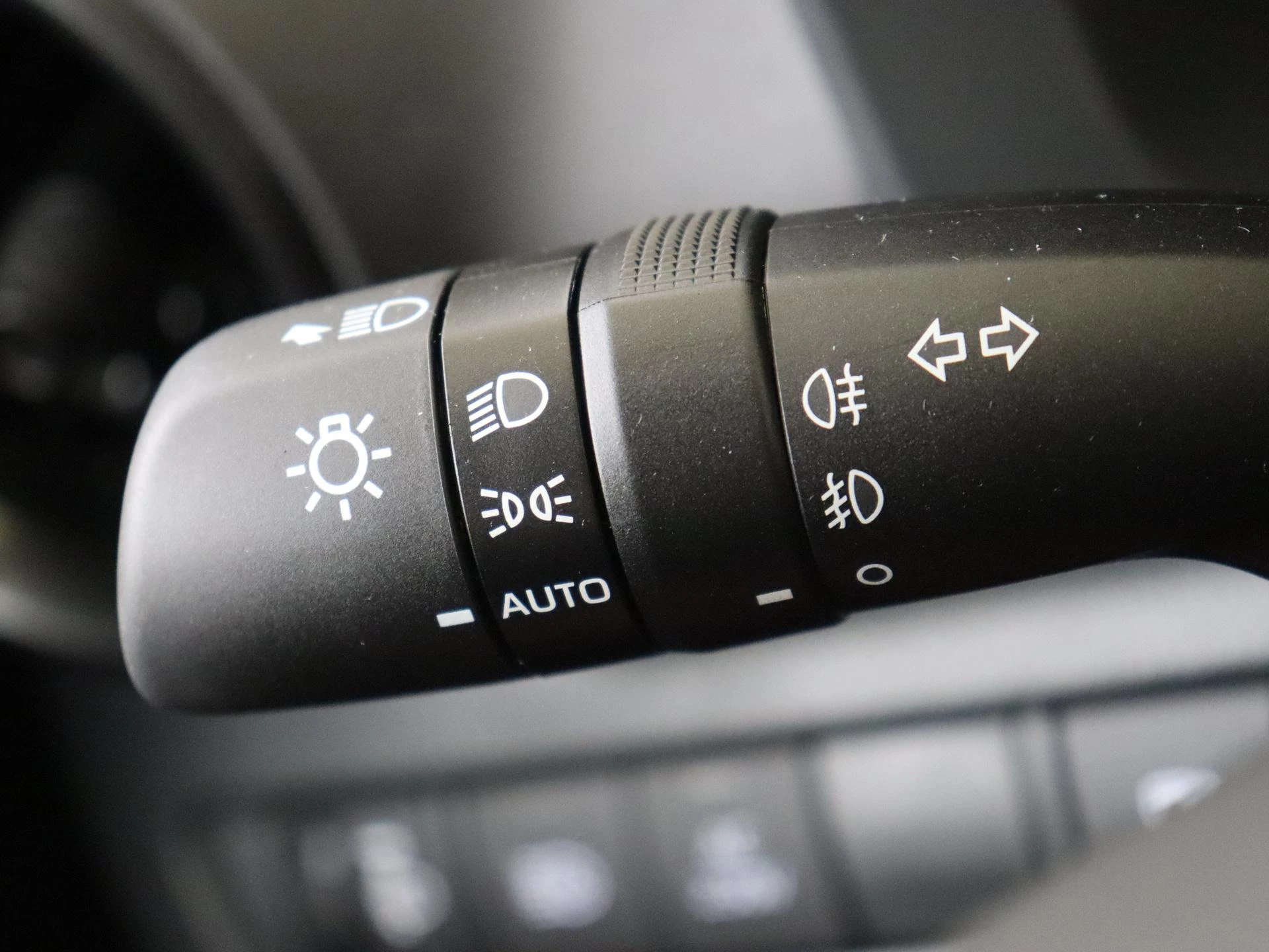 Toyota C-HR 2.0 Plug-in Hybrid 220 Business Plus