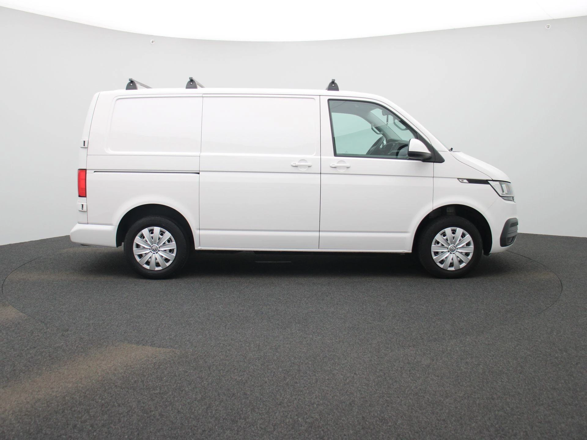 Volkswagen-Transporter-image-5