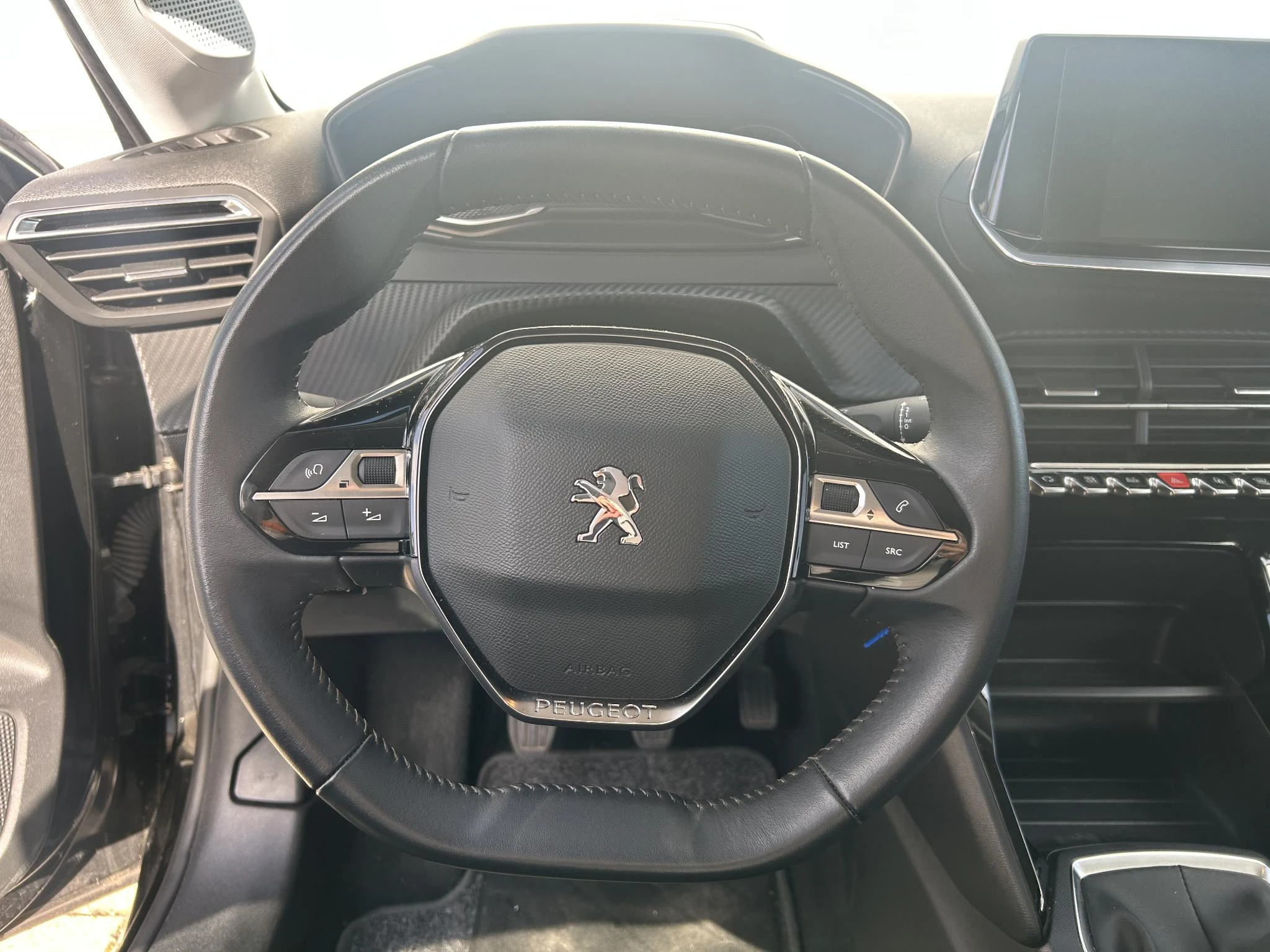 Peugeot-208-image-10