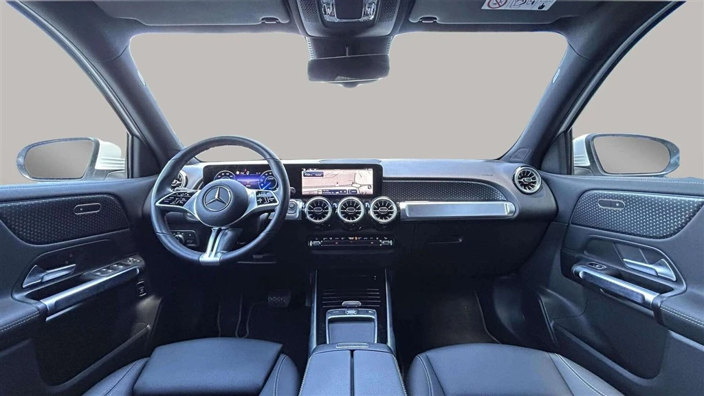 Mercedes-Benz-EQB-image-12