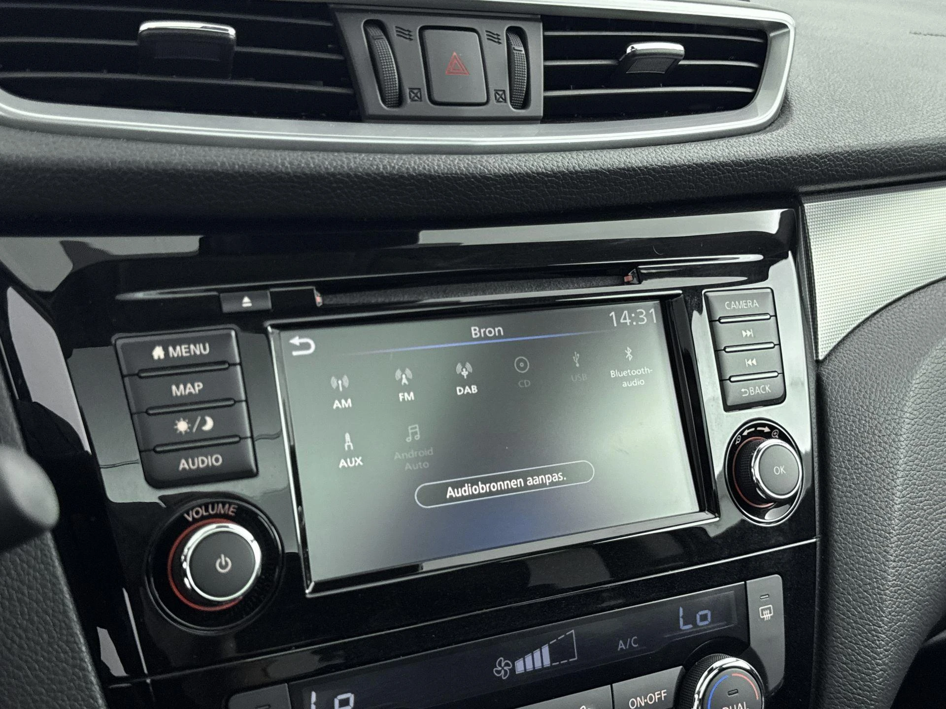 Nissan-QASHQAI-image-11