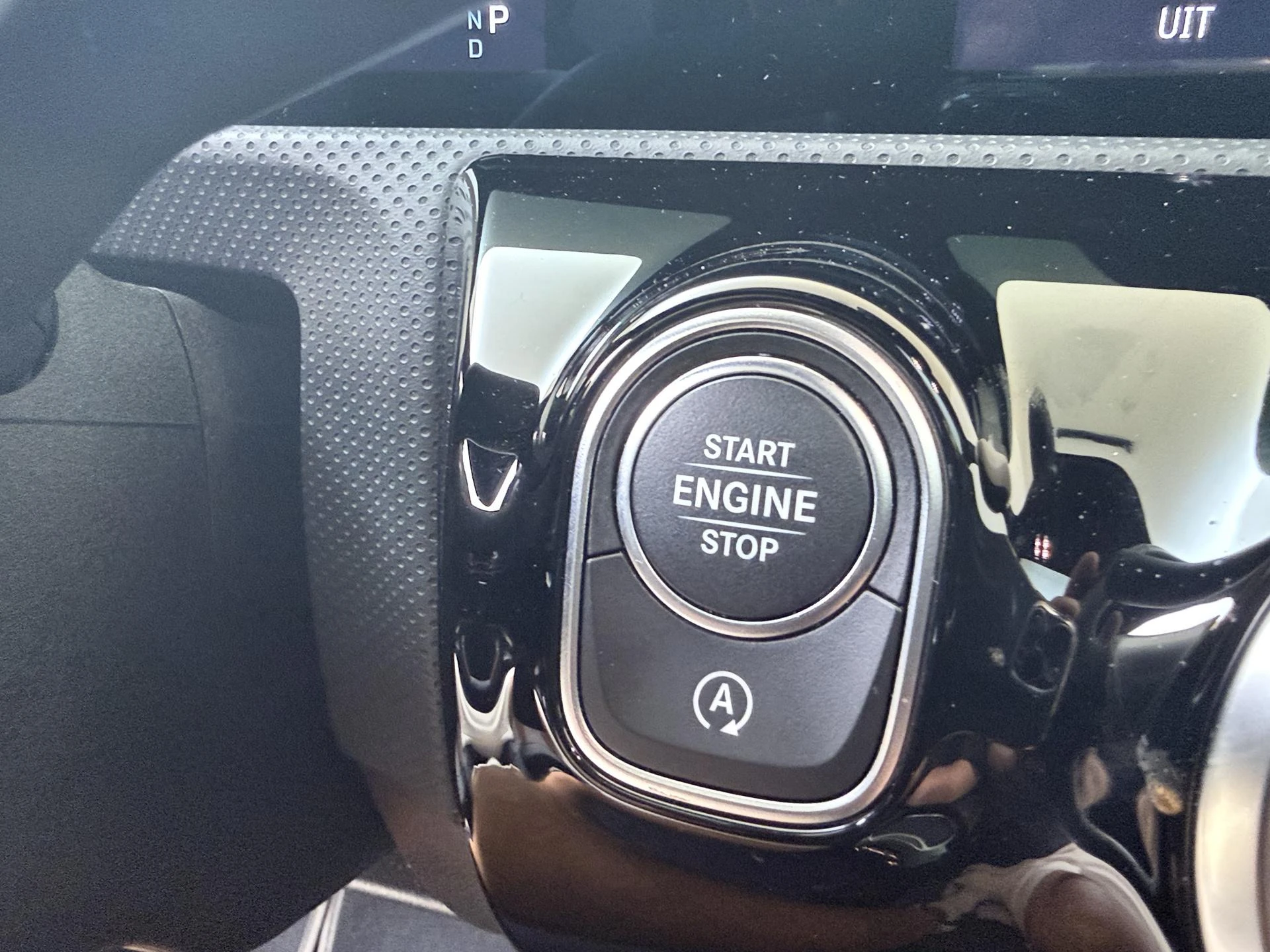Mercedes-Benz-CLA-image-21