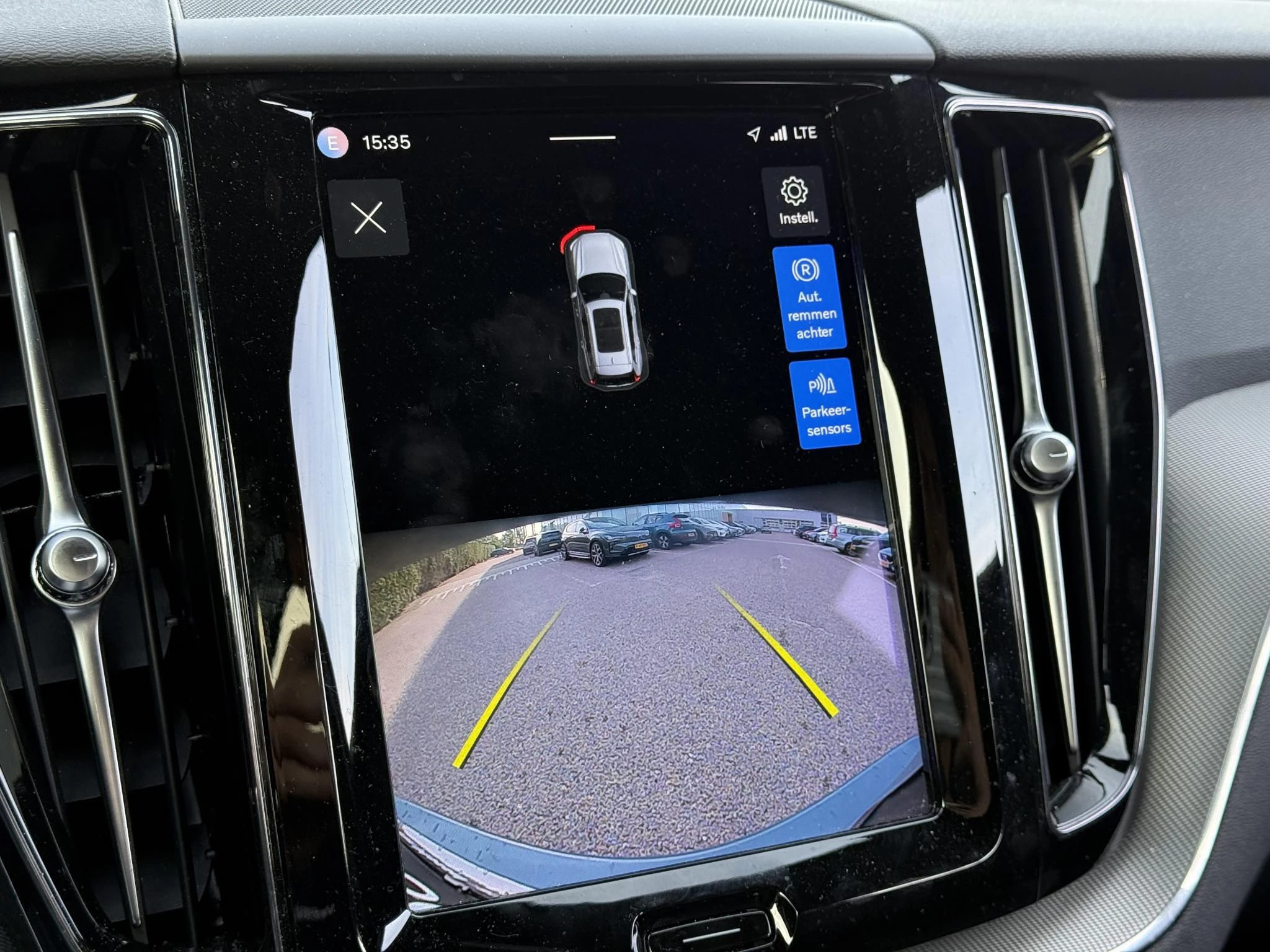 Volvo-XC60-image-2