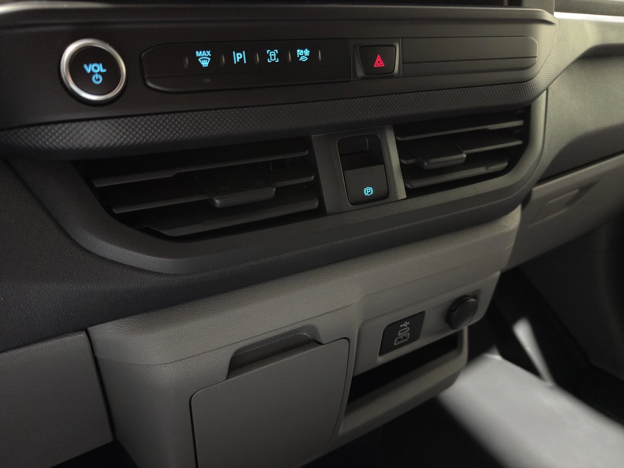 Ford-Transit Custom-image-14
