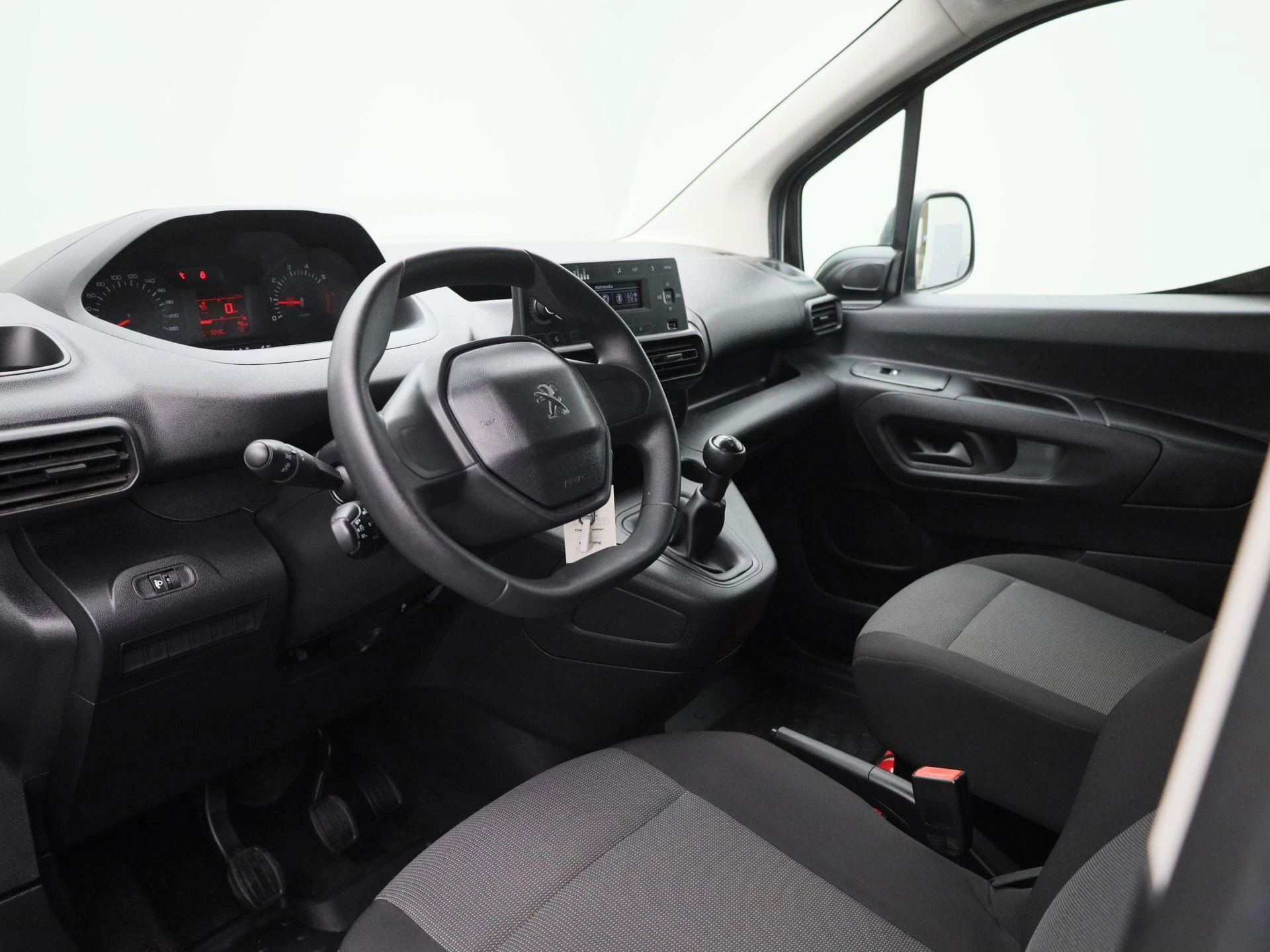 Peugeot-Partner-image-24
