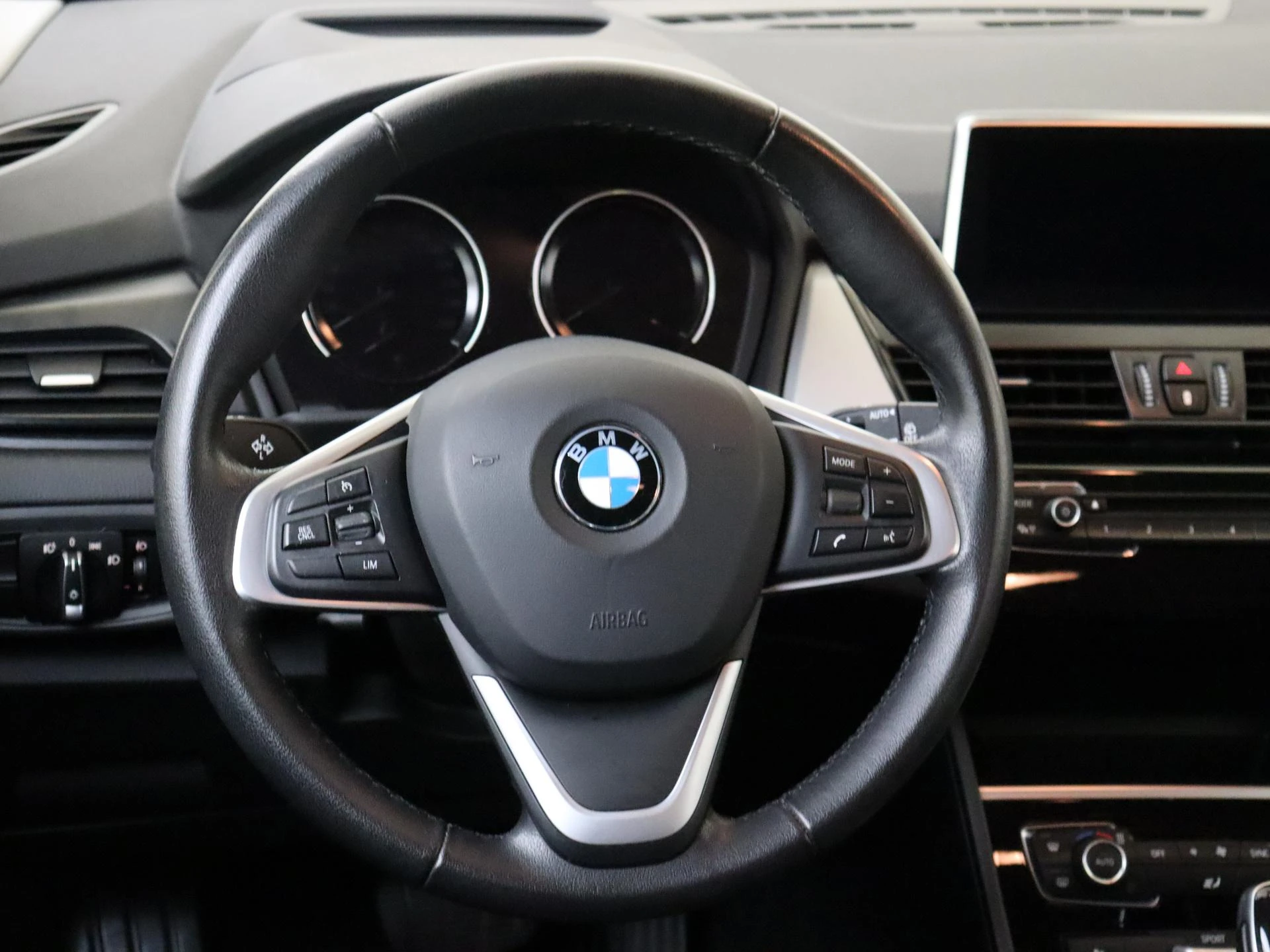BMW-2 Serie-image-9