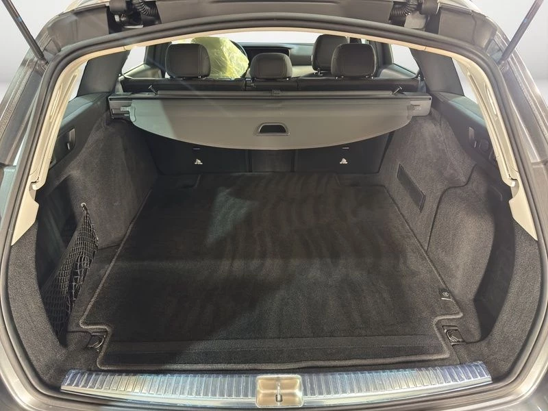 Mercedes-Benz E-Klasse 220 T d AVANTGARDE KAM PANO SHZ STANDHZG MBUX AVANTGARDE