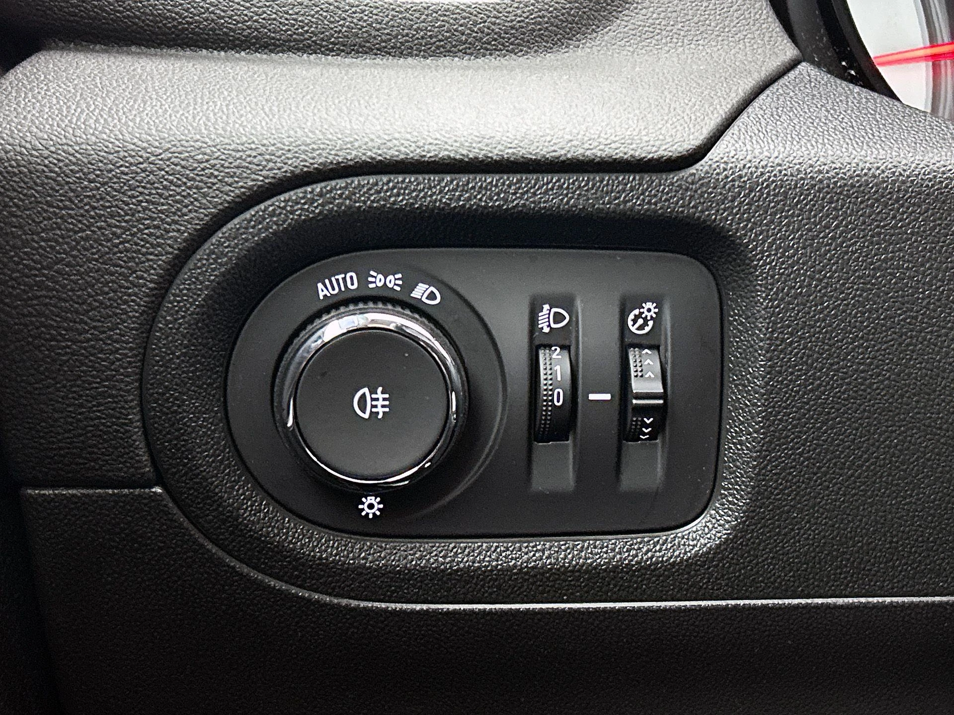 Opel-Grandland X-image-21