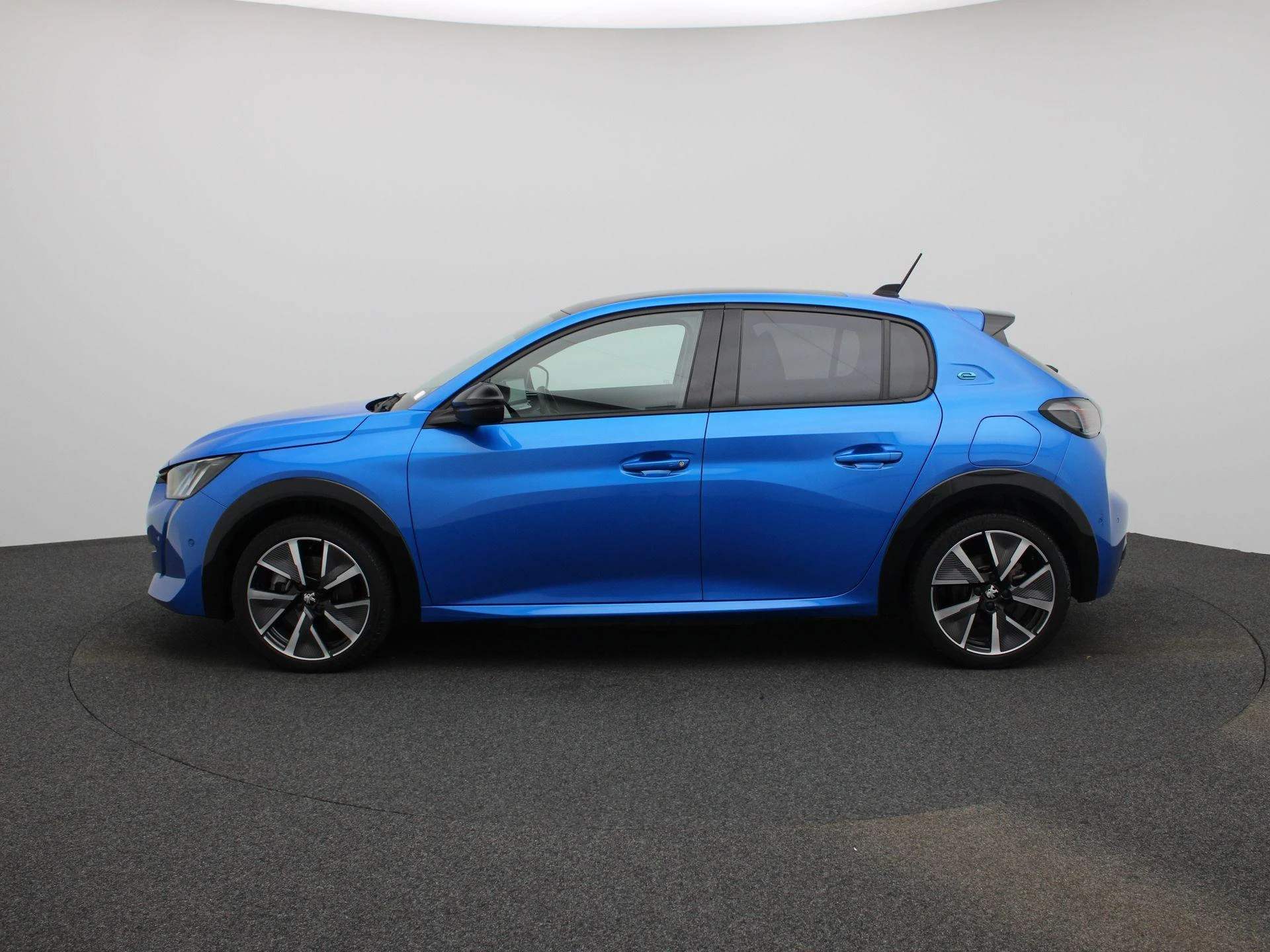 Peugeot-e-208-image-4