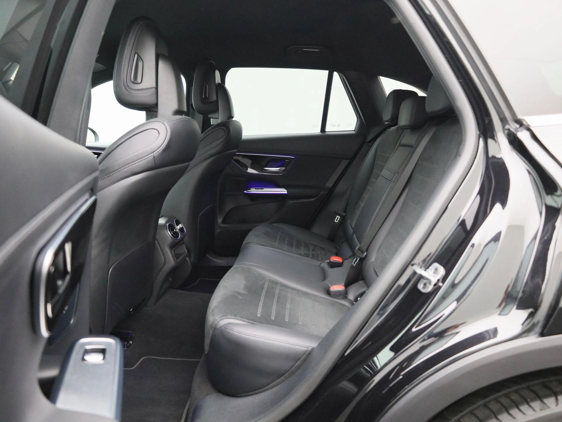 Mercedes-Benz-GLC-image-10