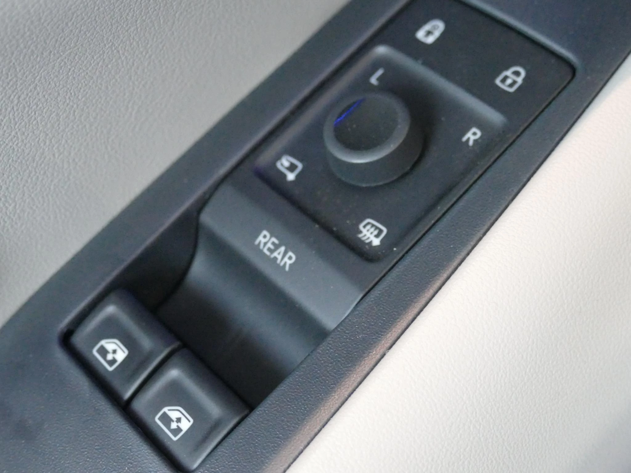 Ford-Explorer-image-11