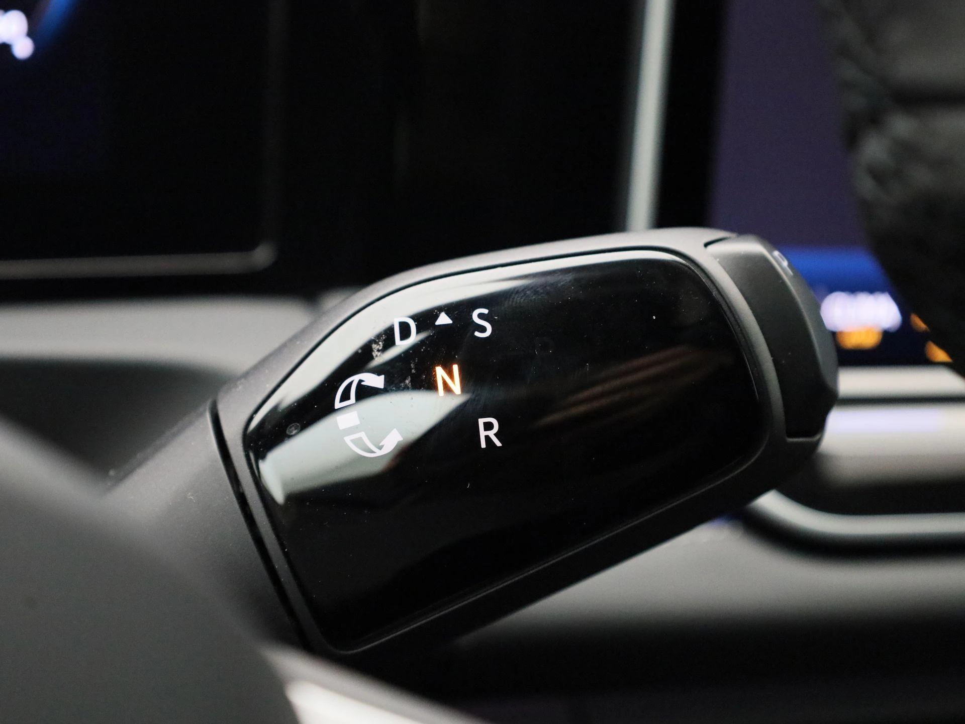 Volkswagen-Tiguan-image-28