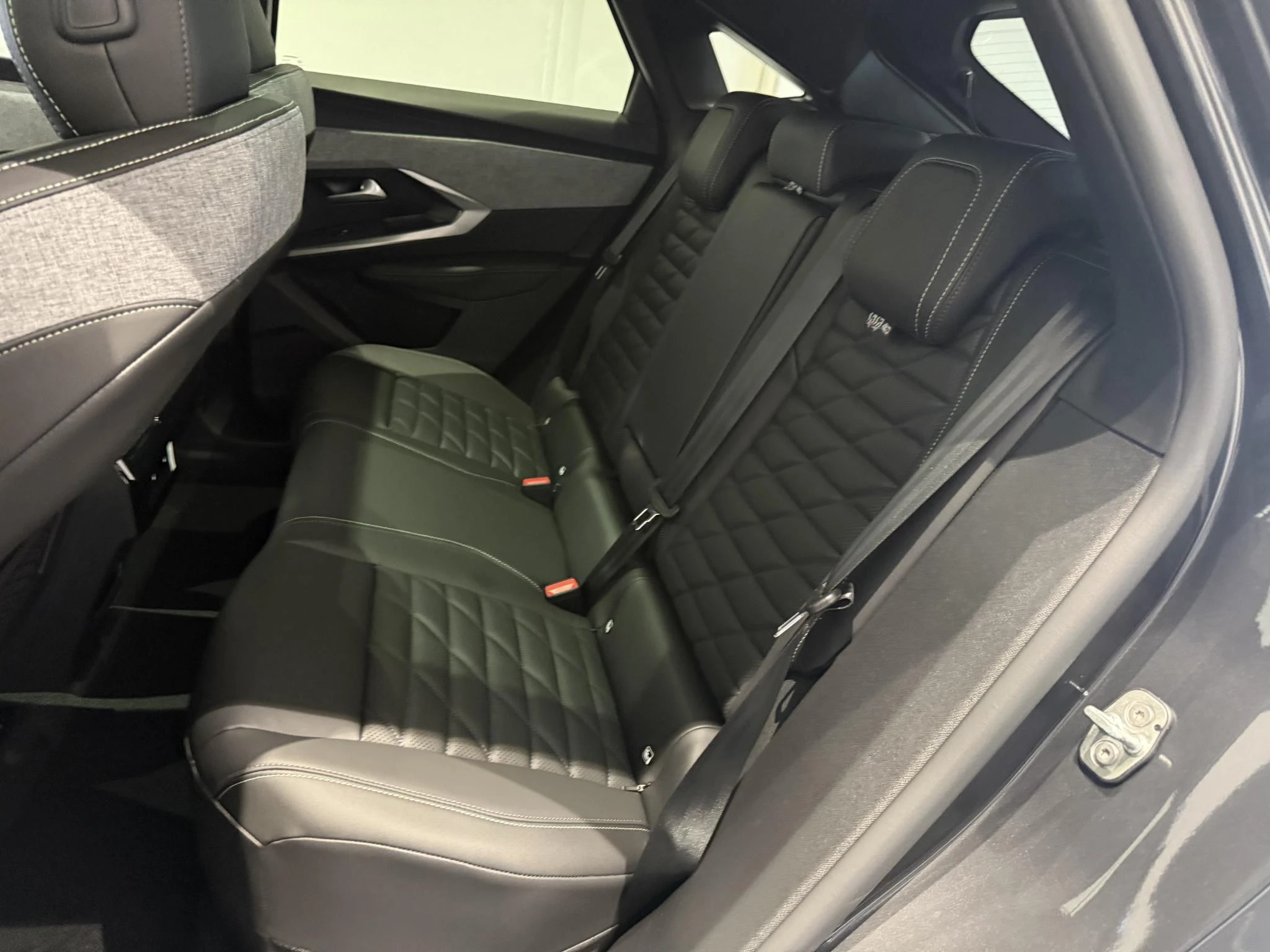 Peugeot-e-3008-image-14