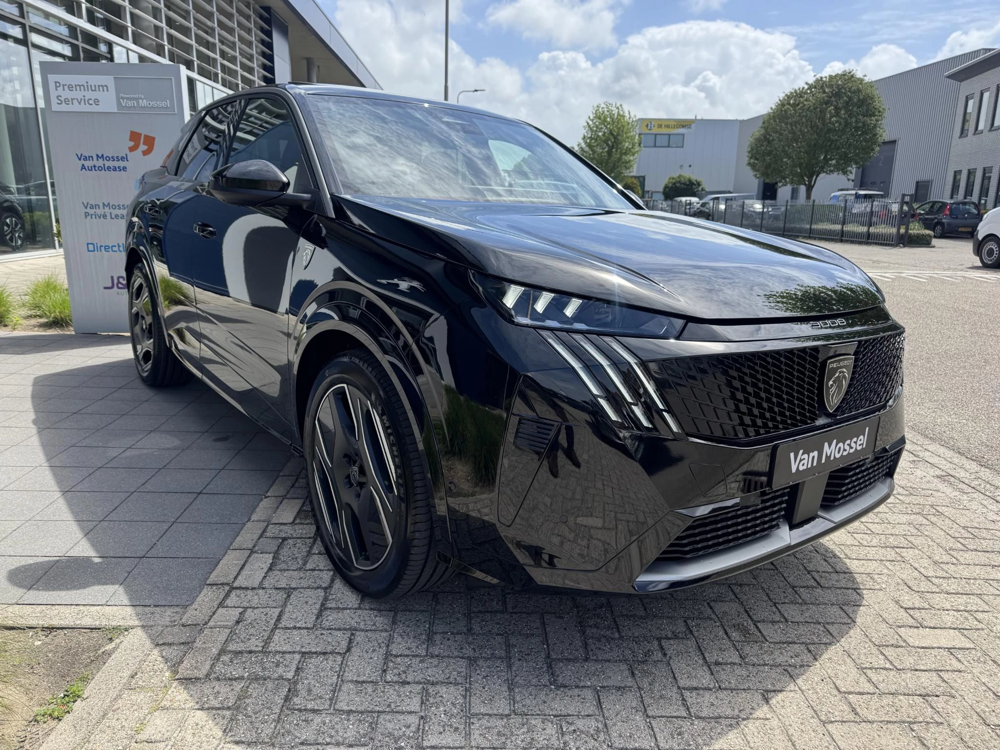 Peugeot e-3008 GT Long Range 230 97 kWh