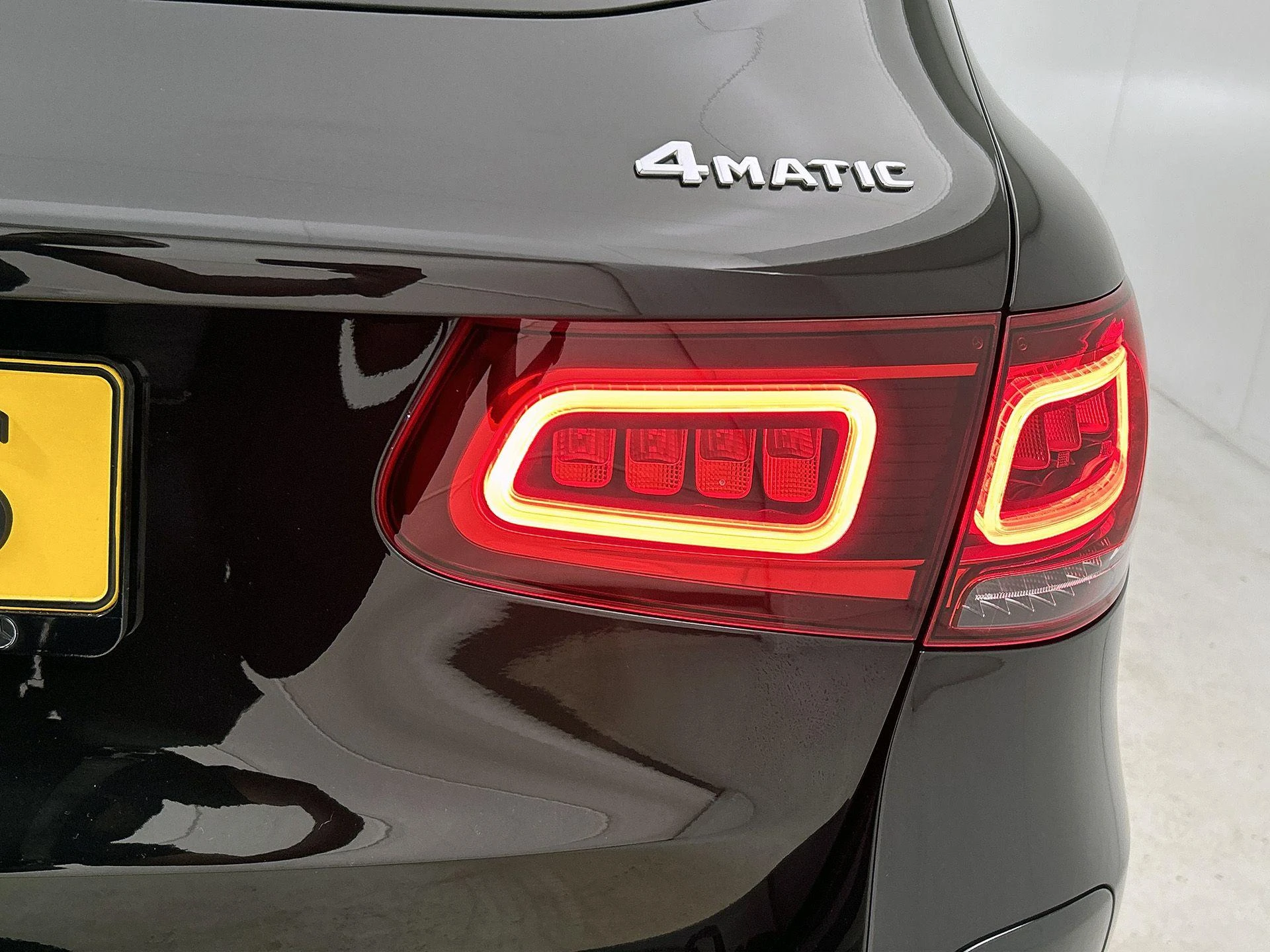 Mercedes-Benz-GLC-image-25