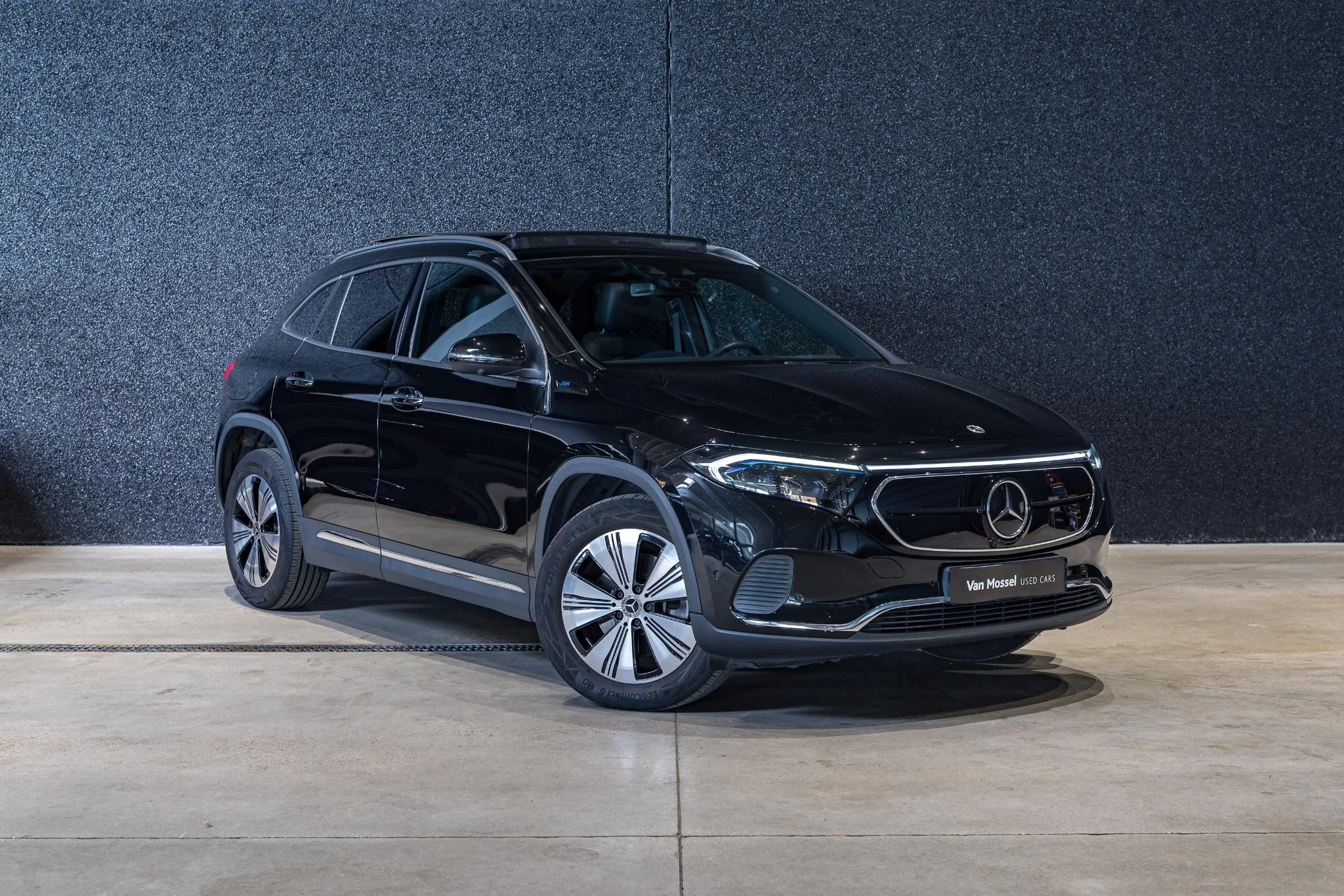Mercedes-Benz-EQA-image-2
