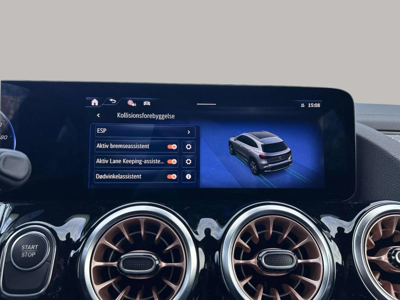 Mercedes-Benz-EQA-image-19