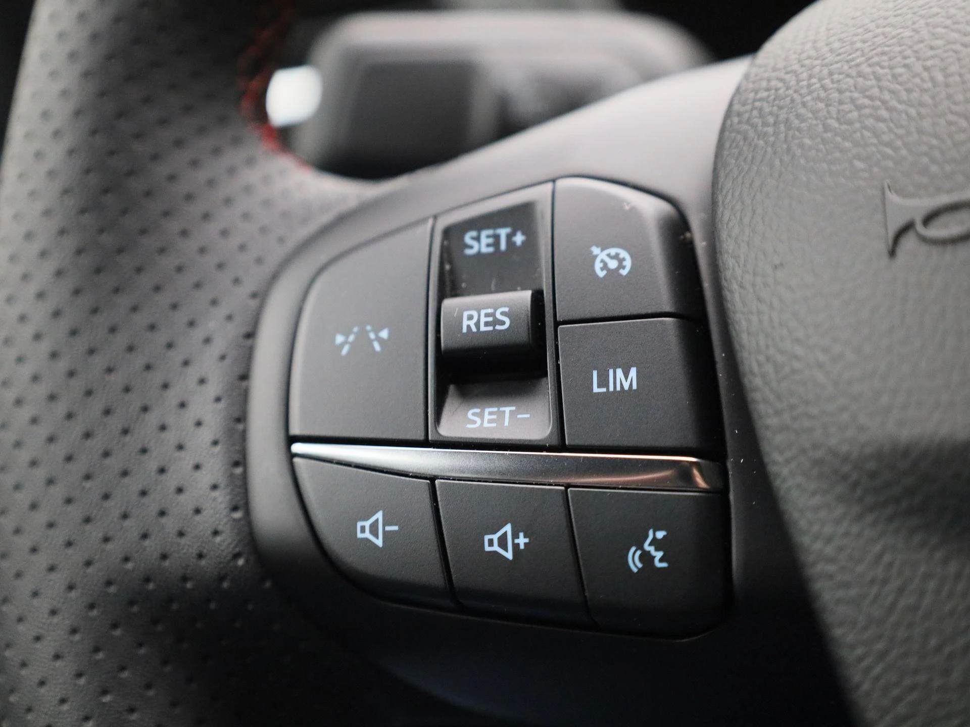 Ford-Kuga-image-17