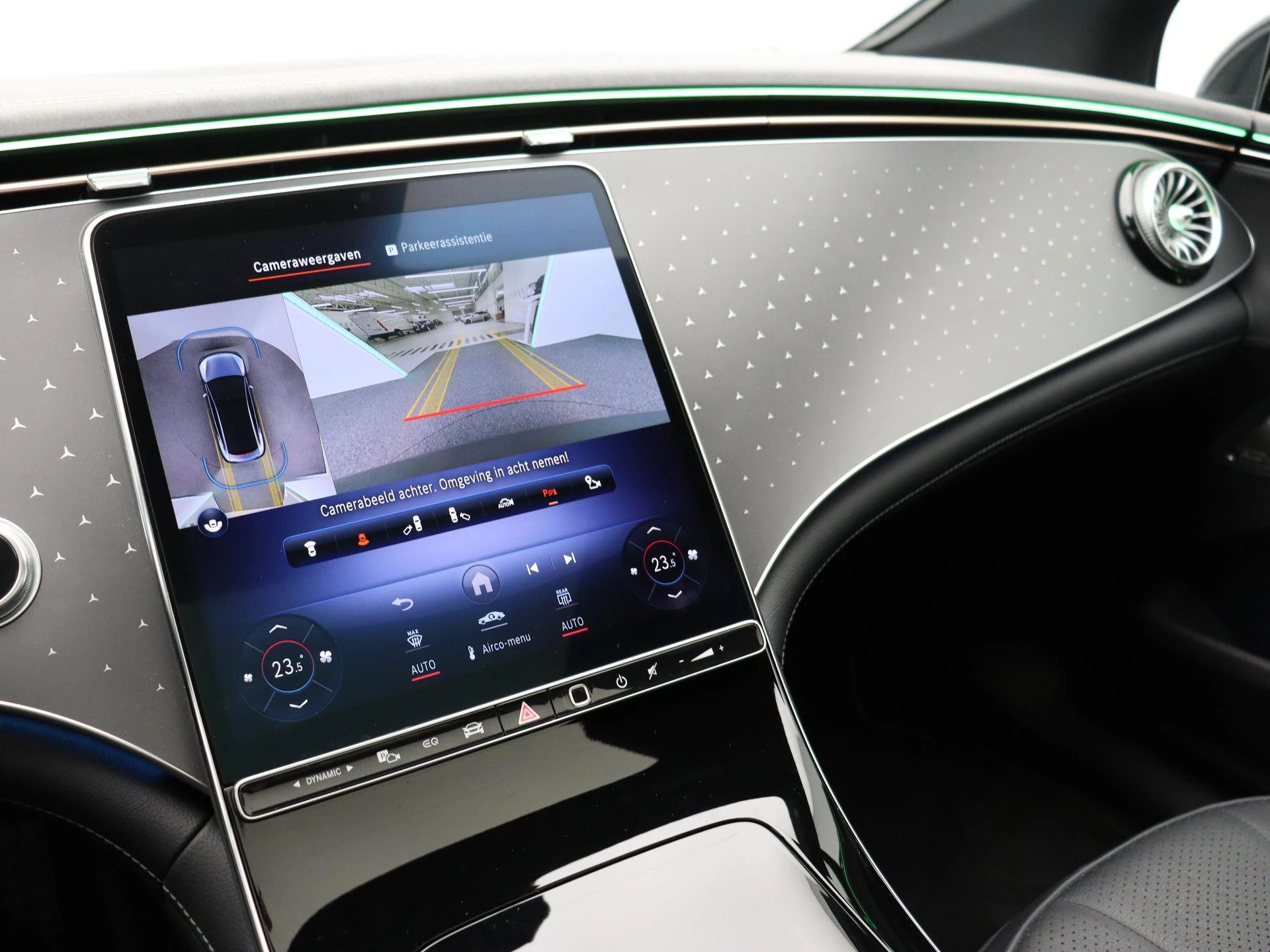 Mercedes-Benz-EQE-image-11