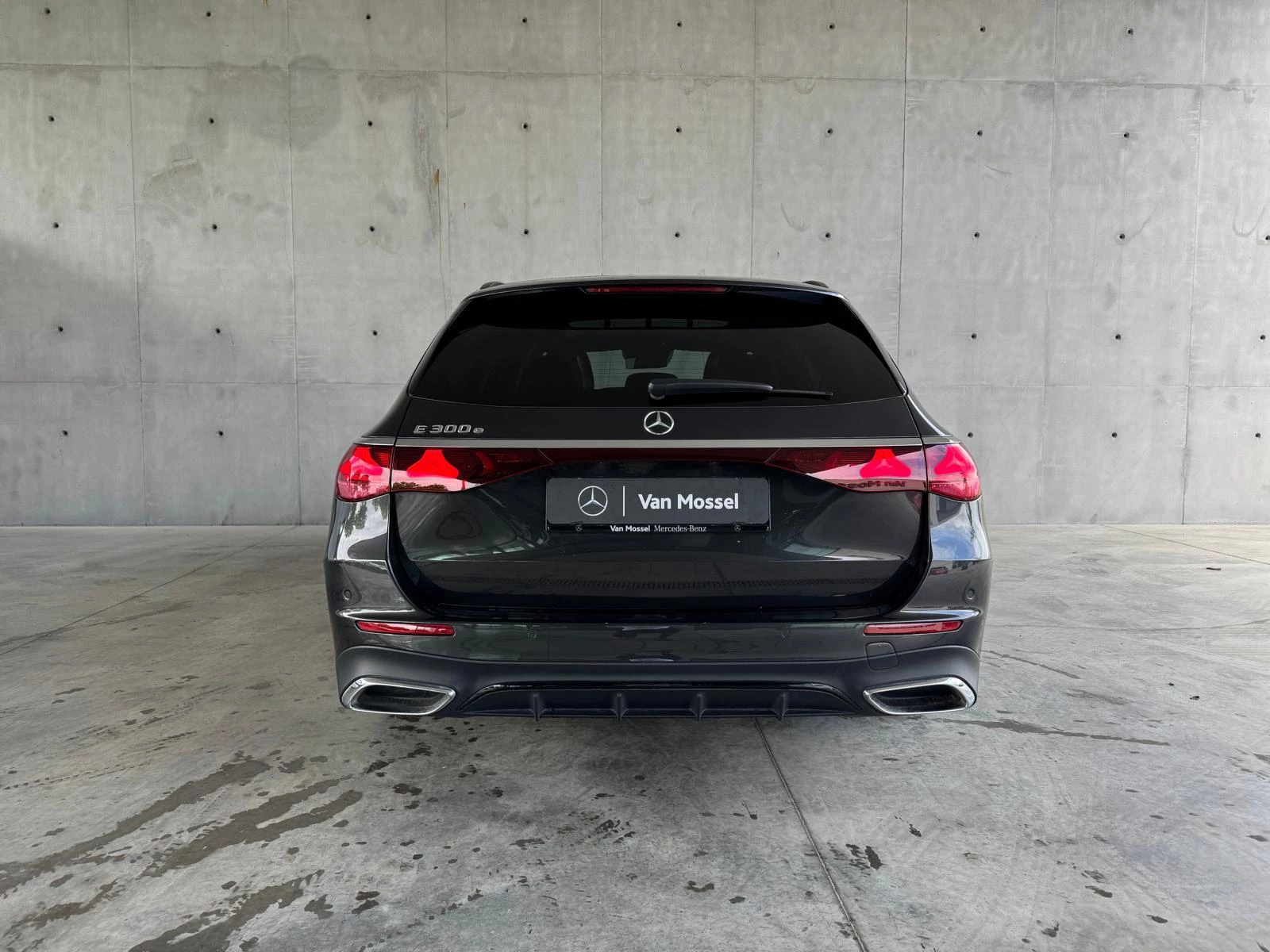 Mercedes-Benz E-Klasse 300 e AMG Line Break + PANO DAK + BURMESTER + DIGITAL LIGHT + NIGHTPACK