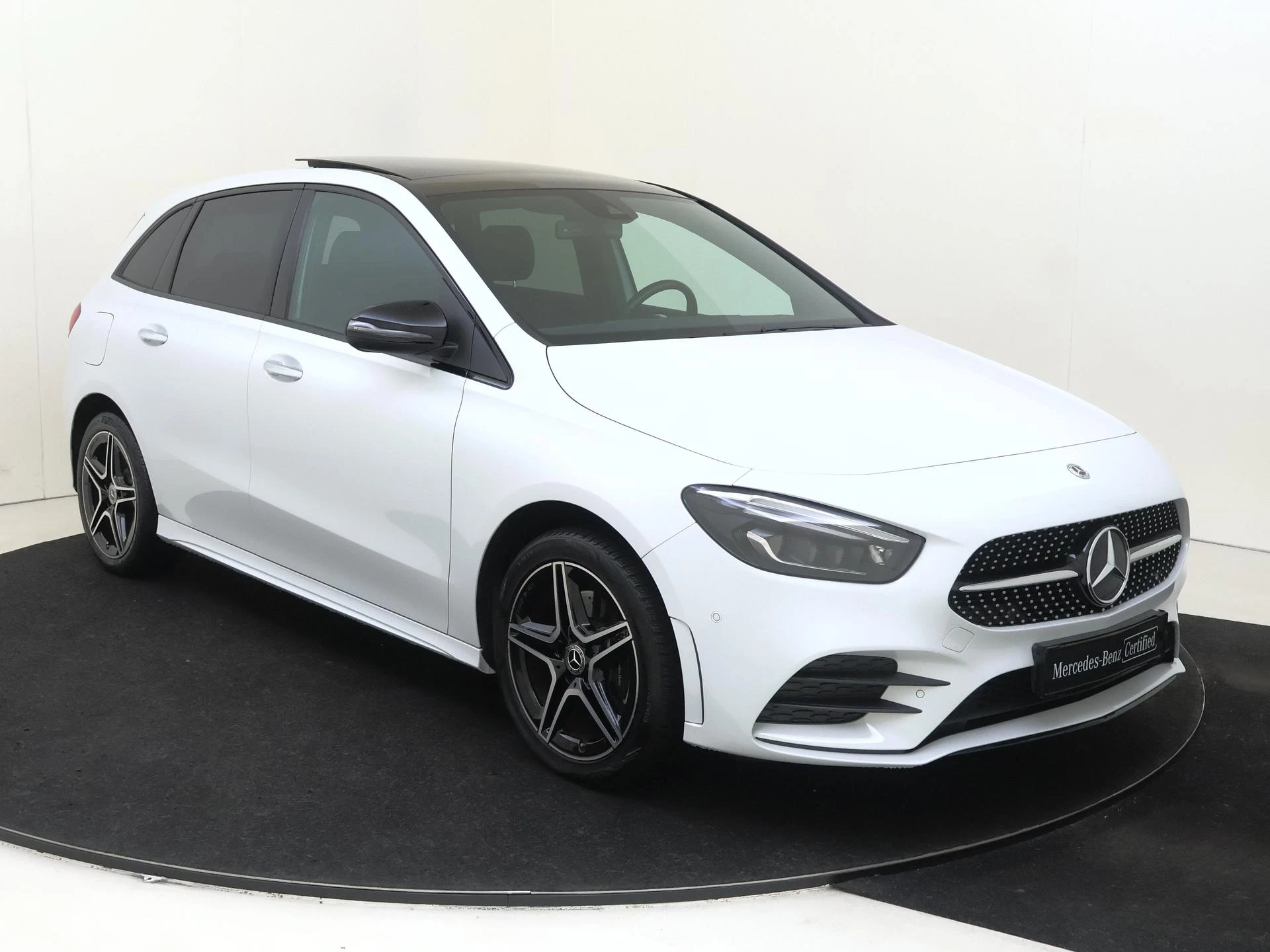 Mercedes-Benz-B-Klasse-image-1