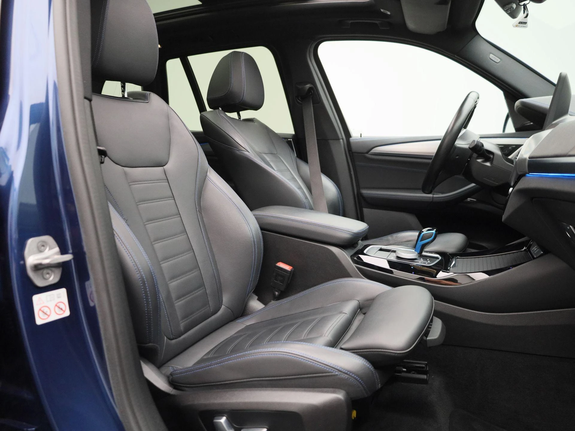 BMW-iX3-image-40