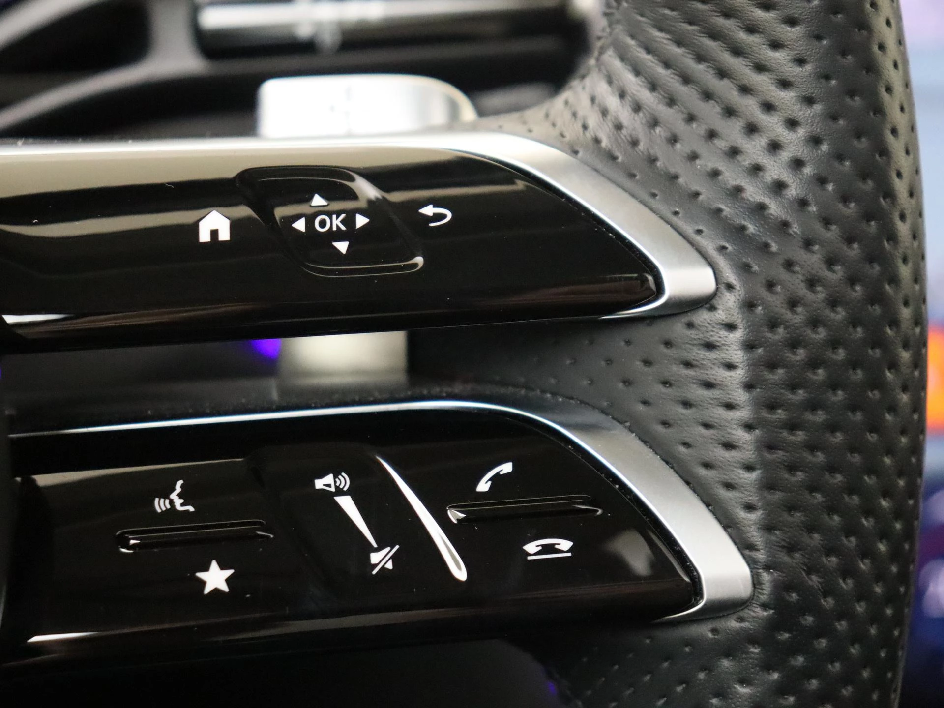 Mercedes-Benz-GLC-image-13