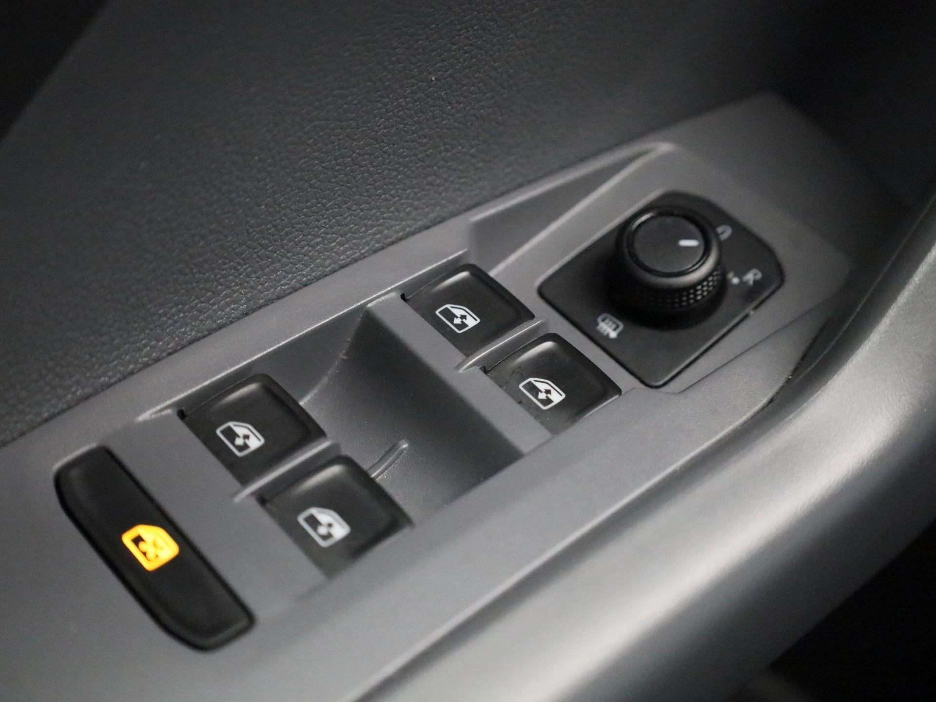 Volkswagen-T-Cross-image-27