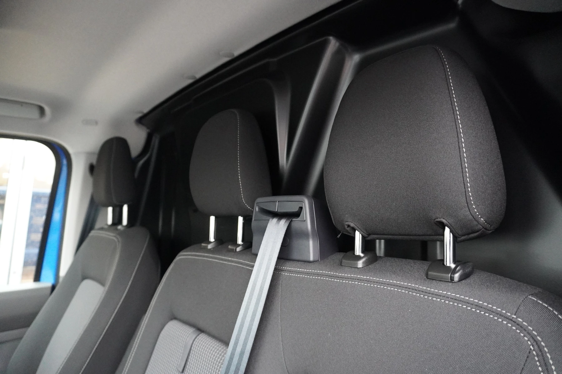 Volkswagen-Transporter-image-7