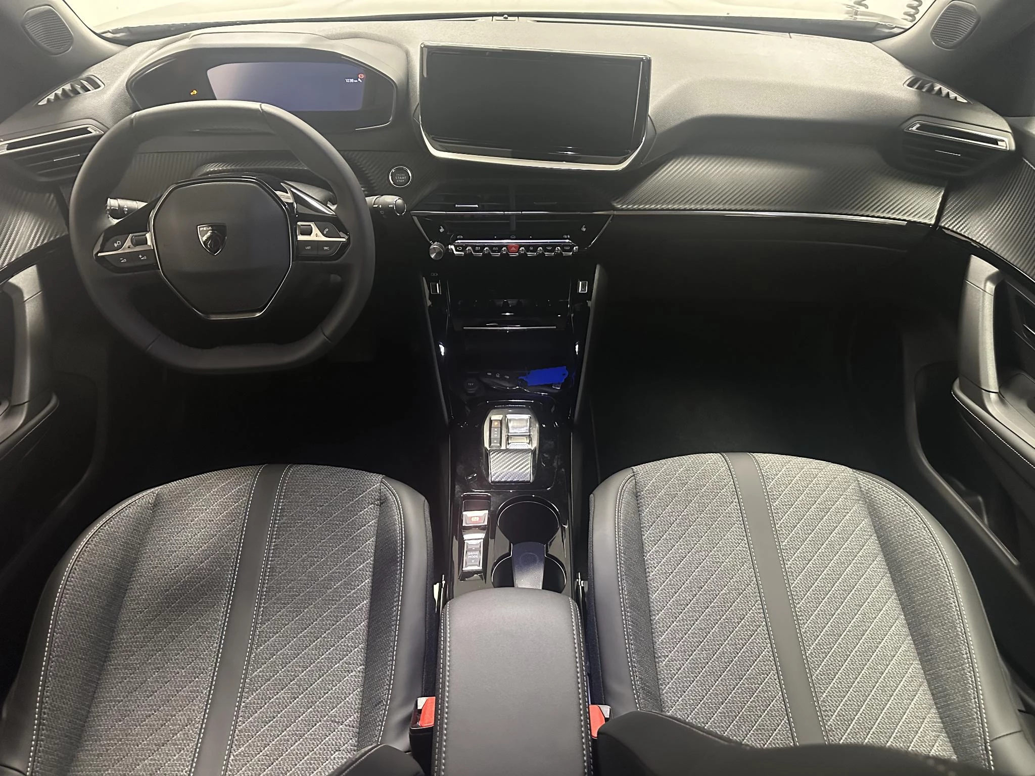 Peugeot-e-2008-image-8