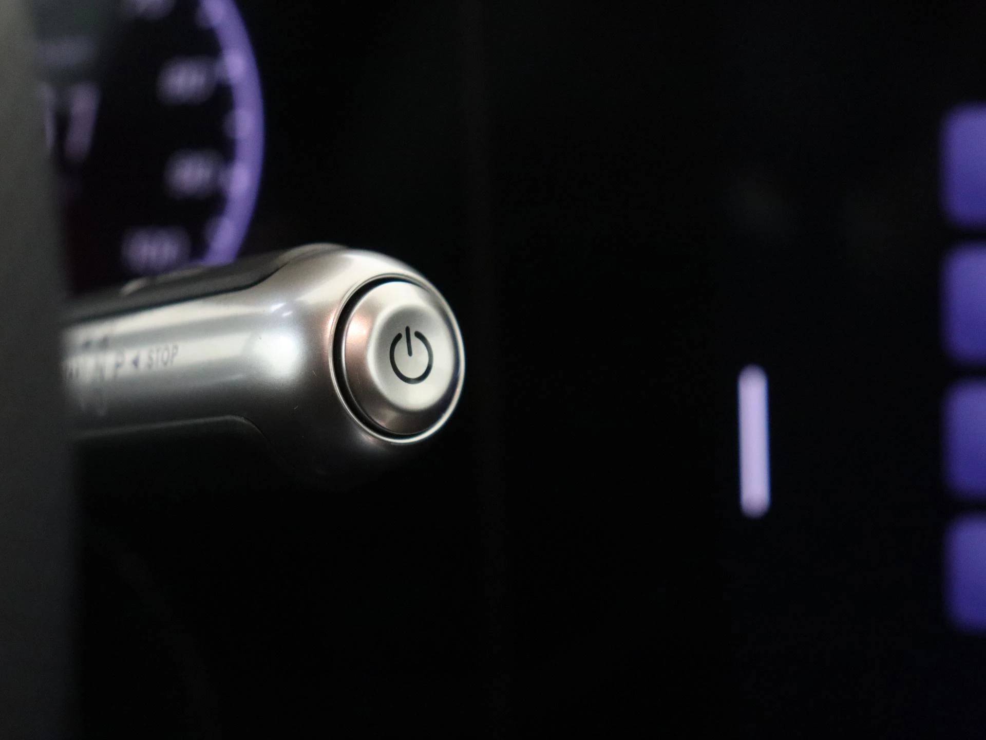 Mercedes-Benz-CLA-image-22