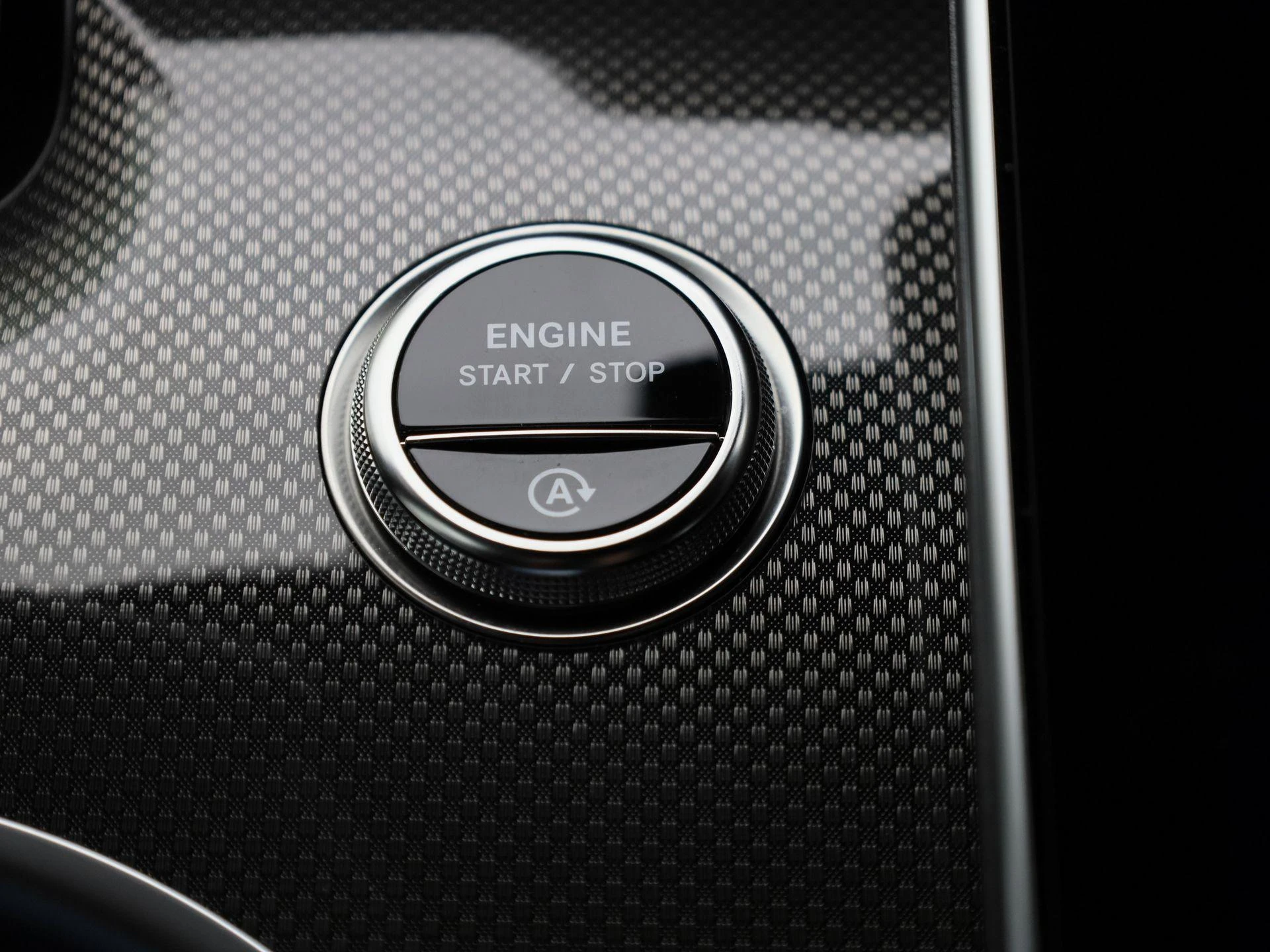 Mercedes-Benz-C-Klasse-image-20