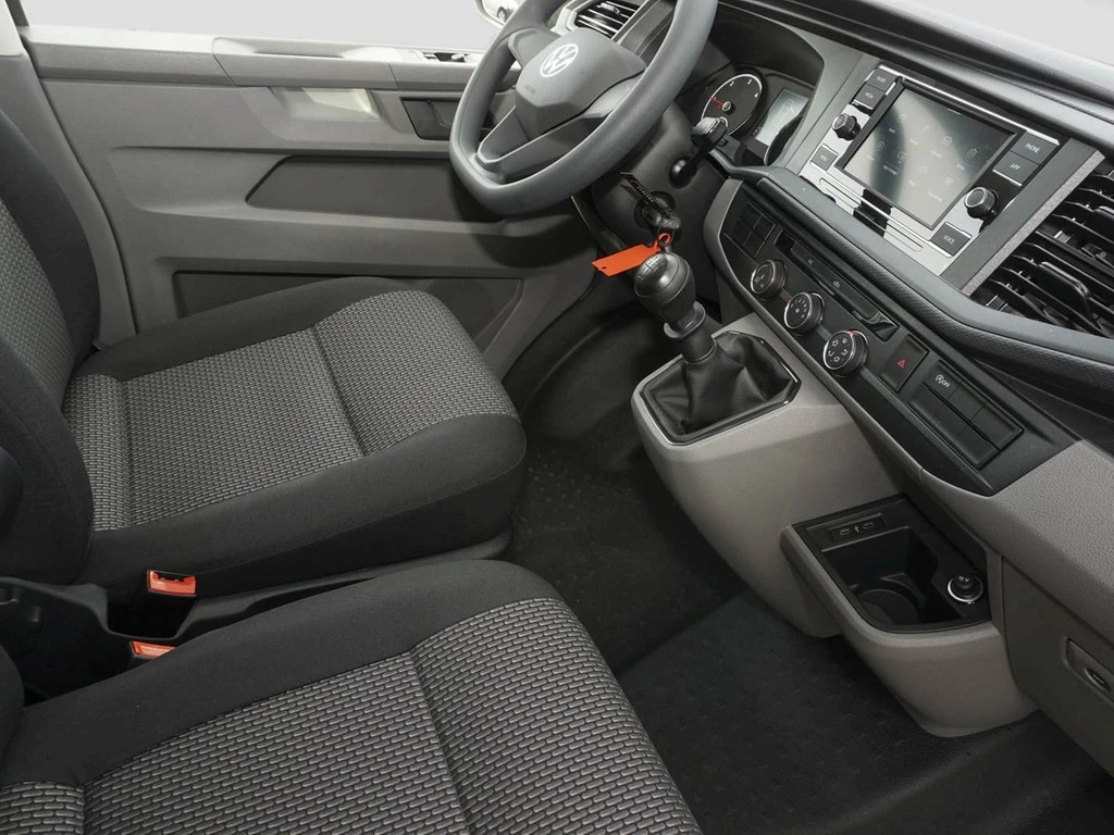 Volkswagen-Transporter-image-9