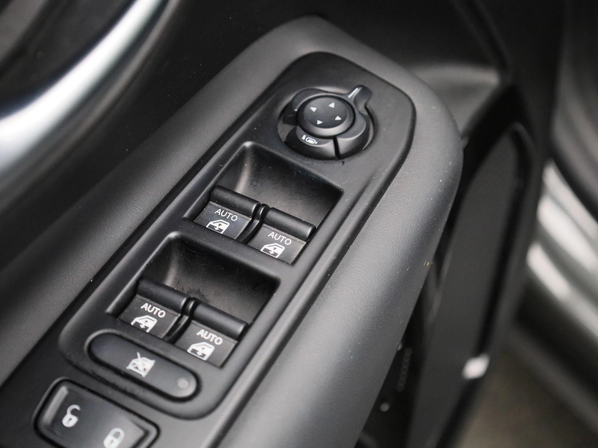 Jeep-Renegade-image-32