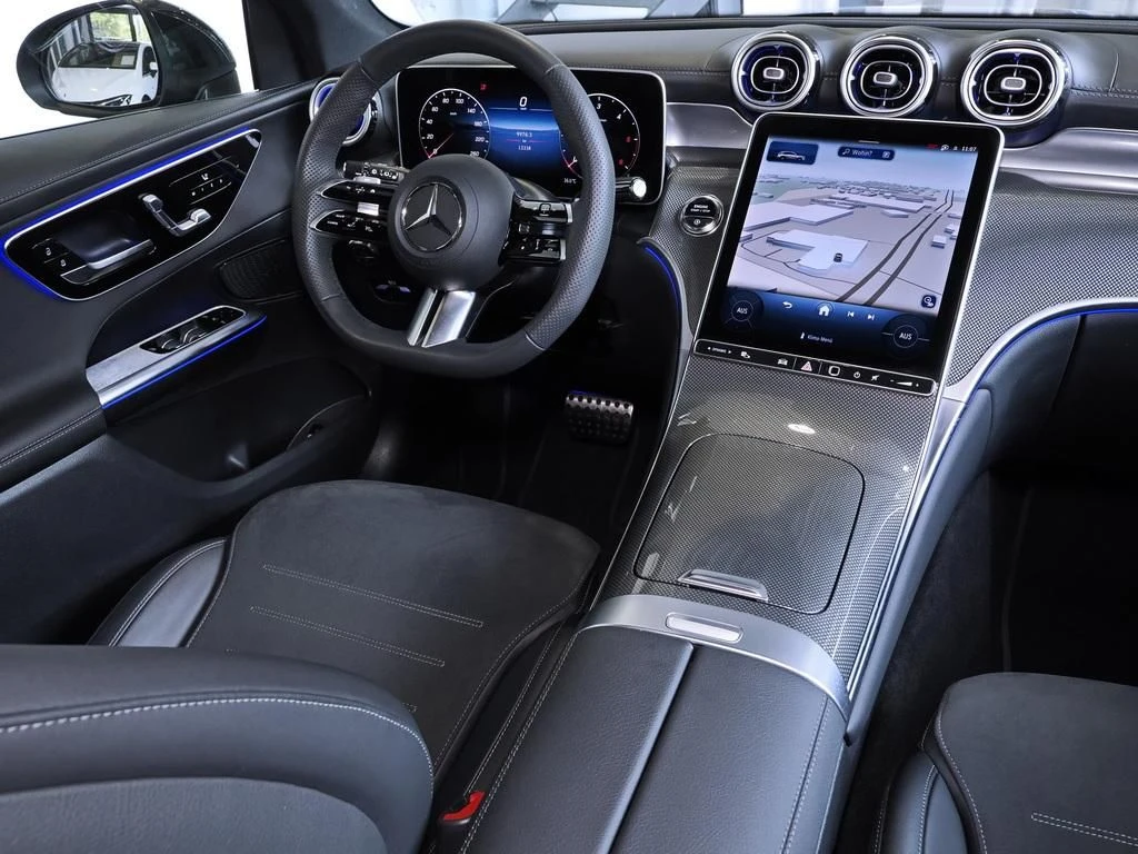 Mercedes-Benz-GLC 300 d-image-11
