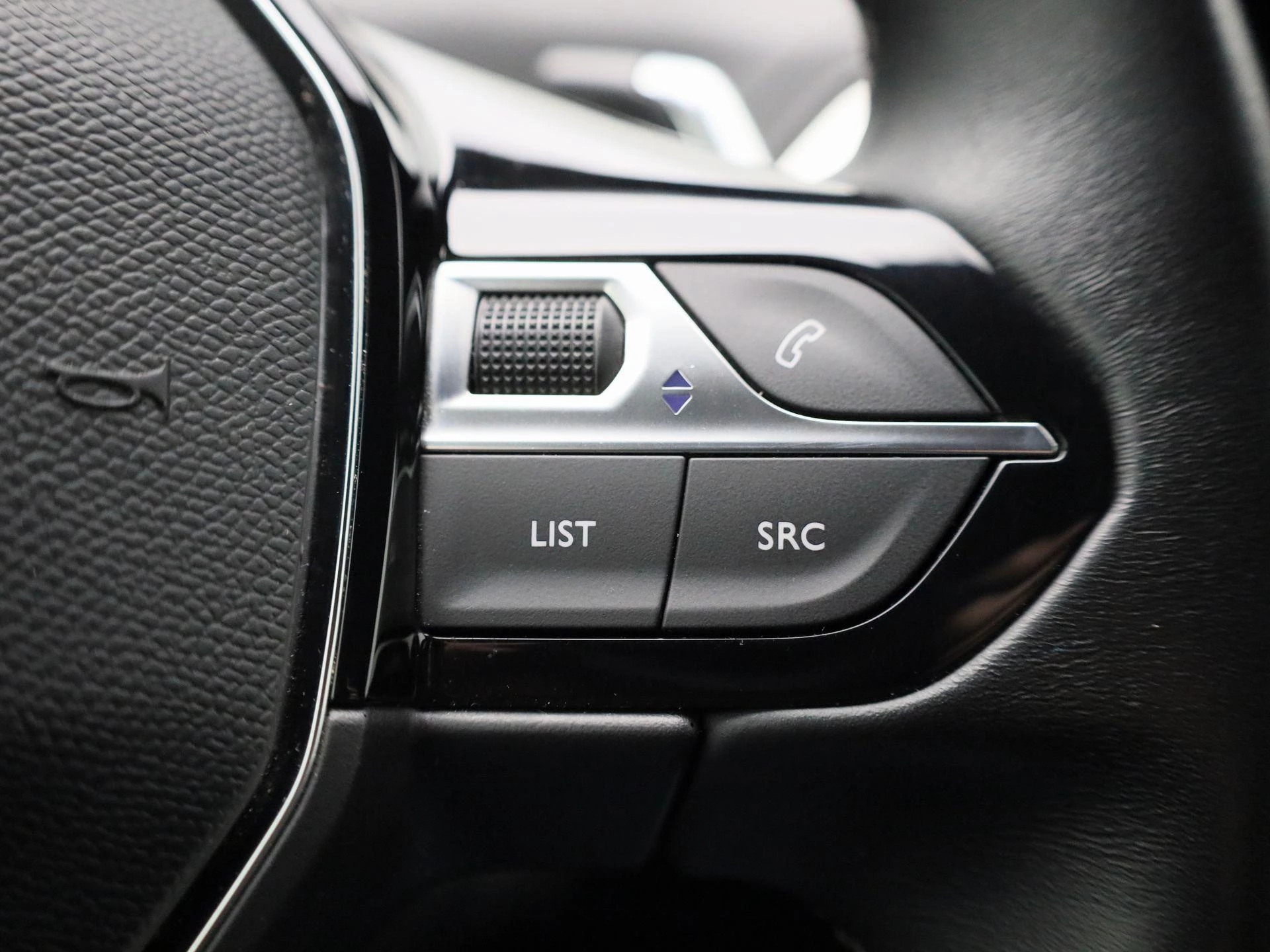 Peugeot-5008-image-16