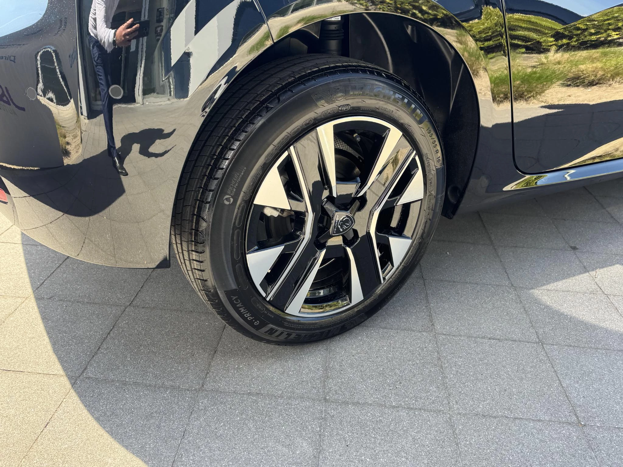 Peugeot-208-image-11