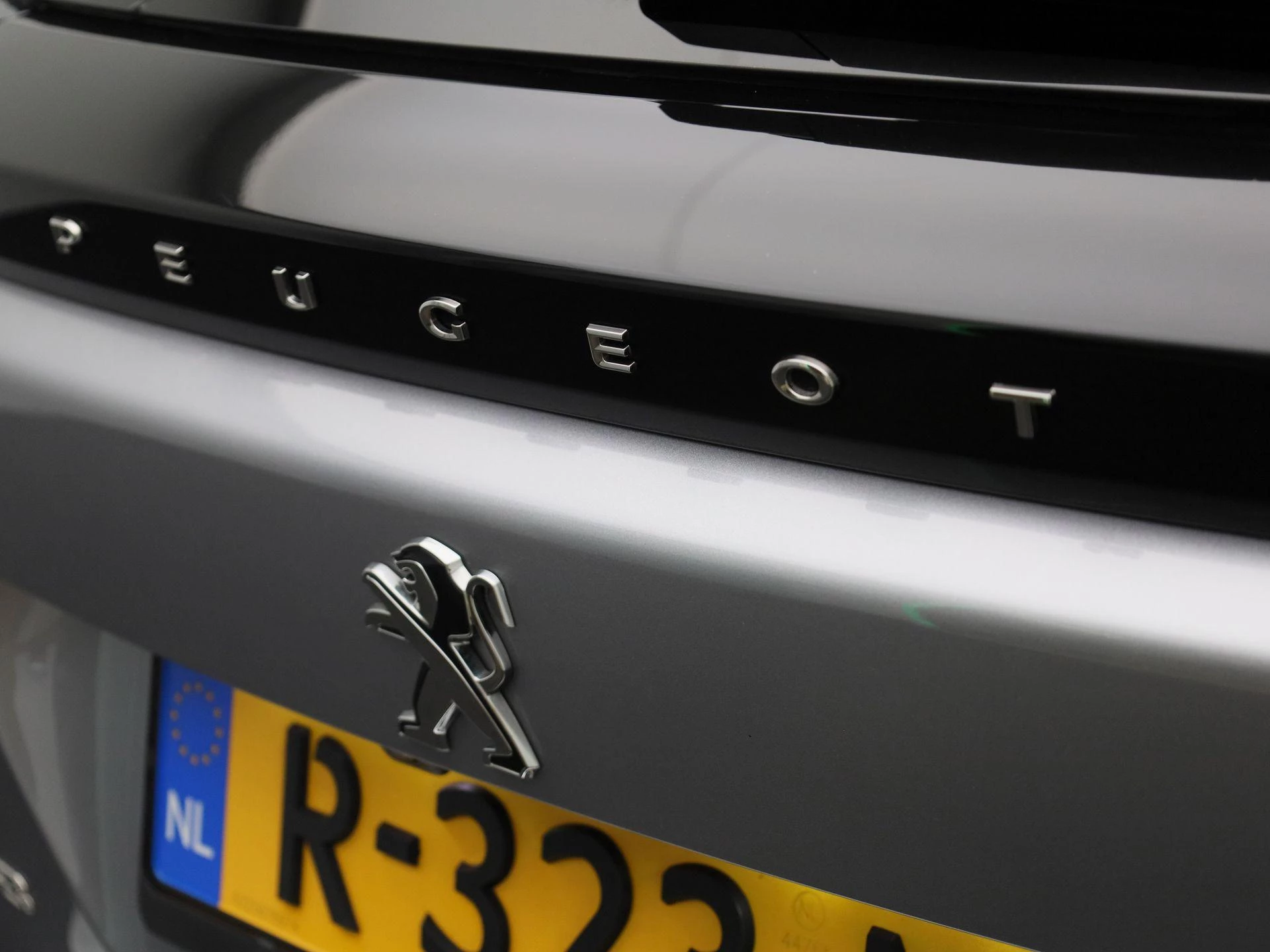 Peugeot e-2008 EV GT 50 kWh