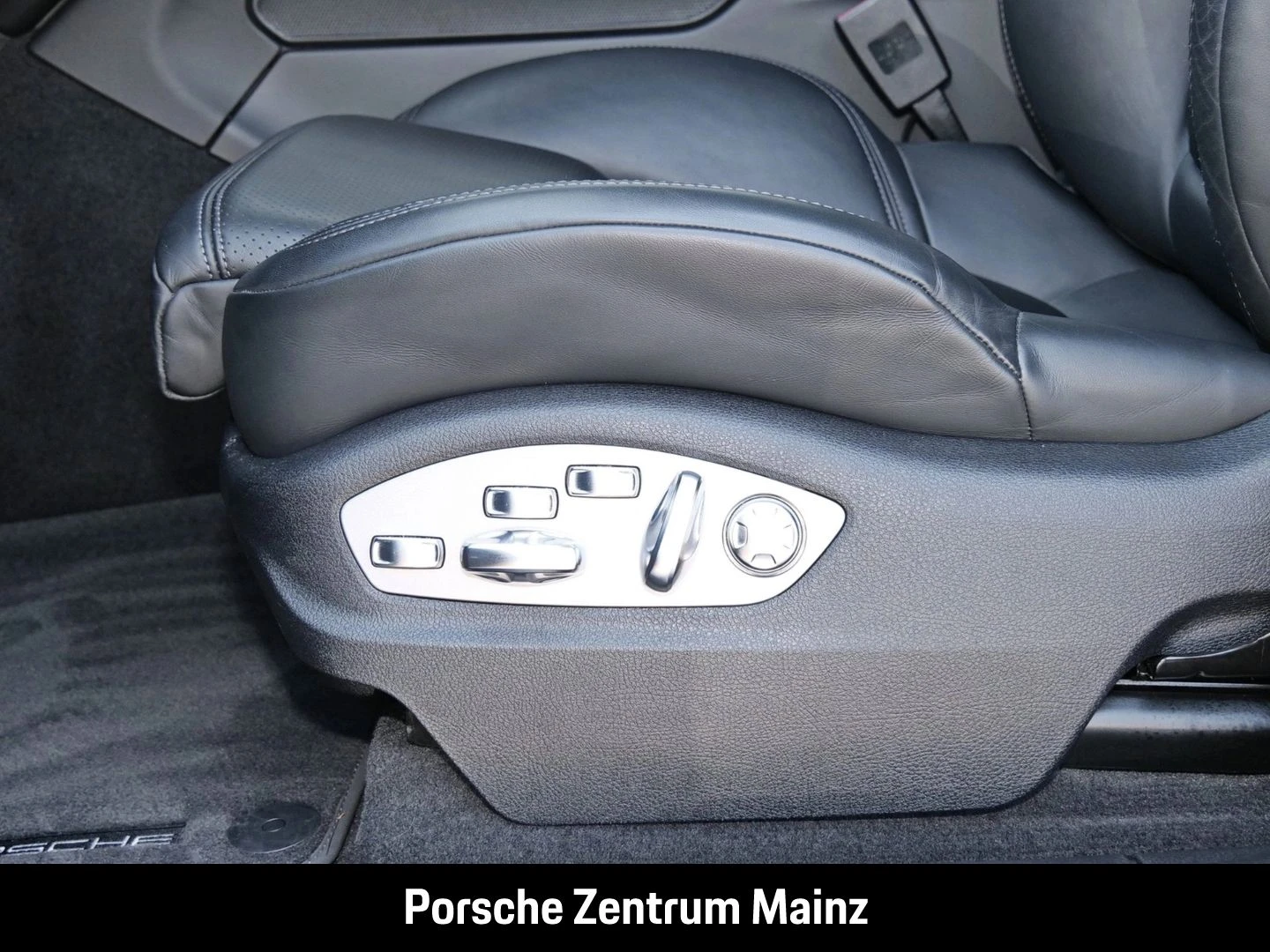 Porsche-Macan-image-27